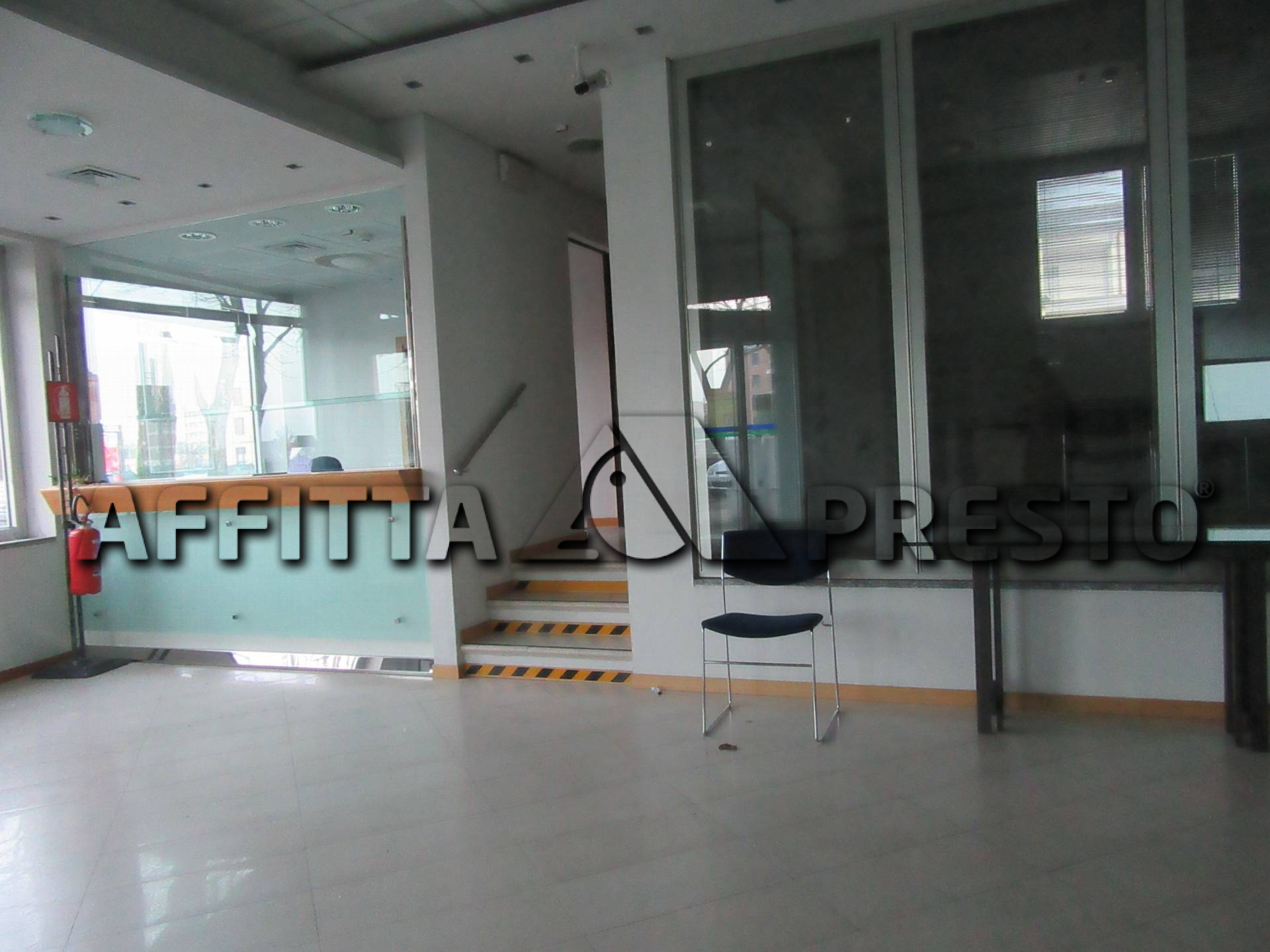 Fondo Commerciale in affitto a Forl, stazione