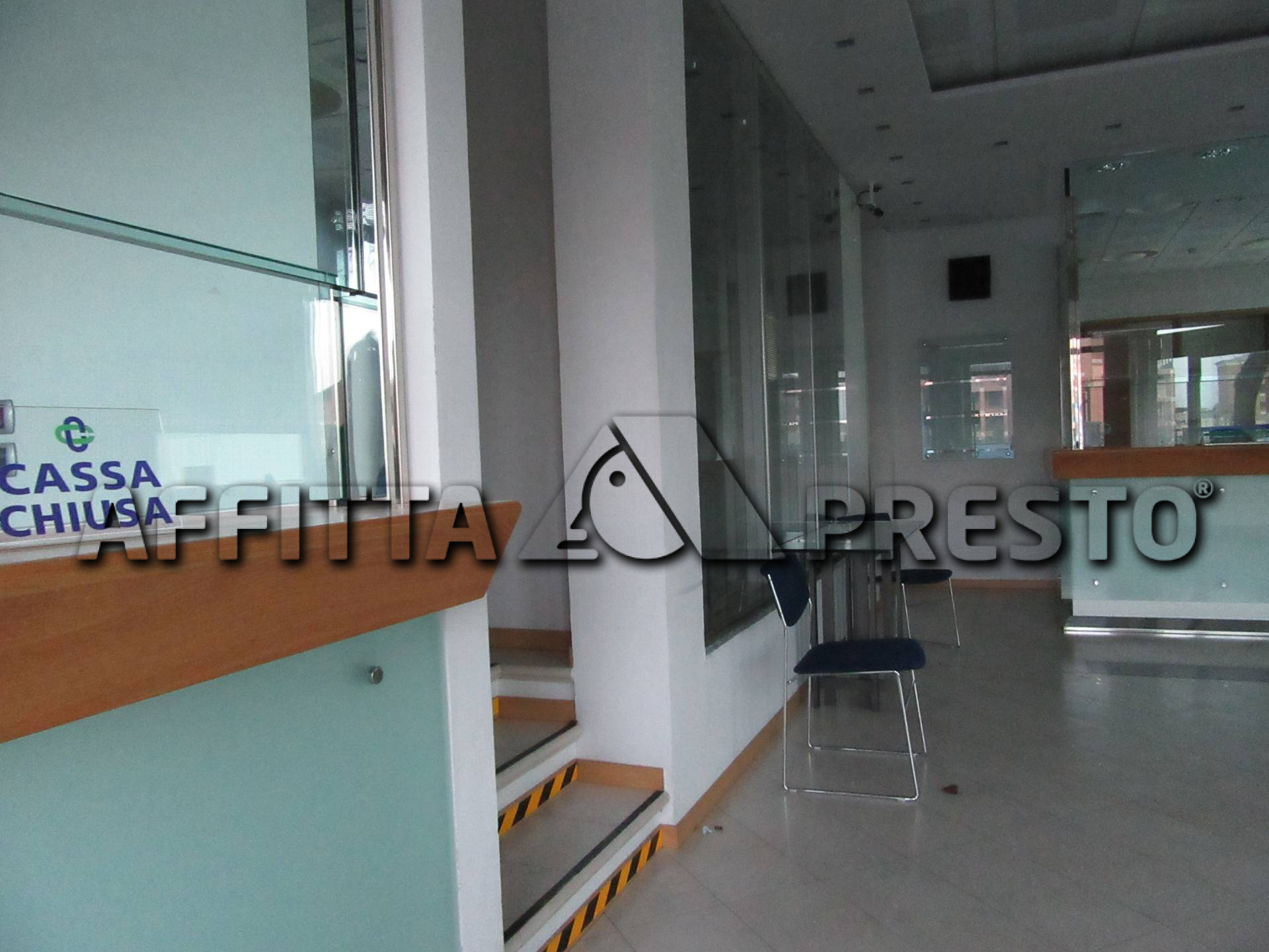 Fondo Commerciale in affitto a Forl, stazione