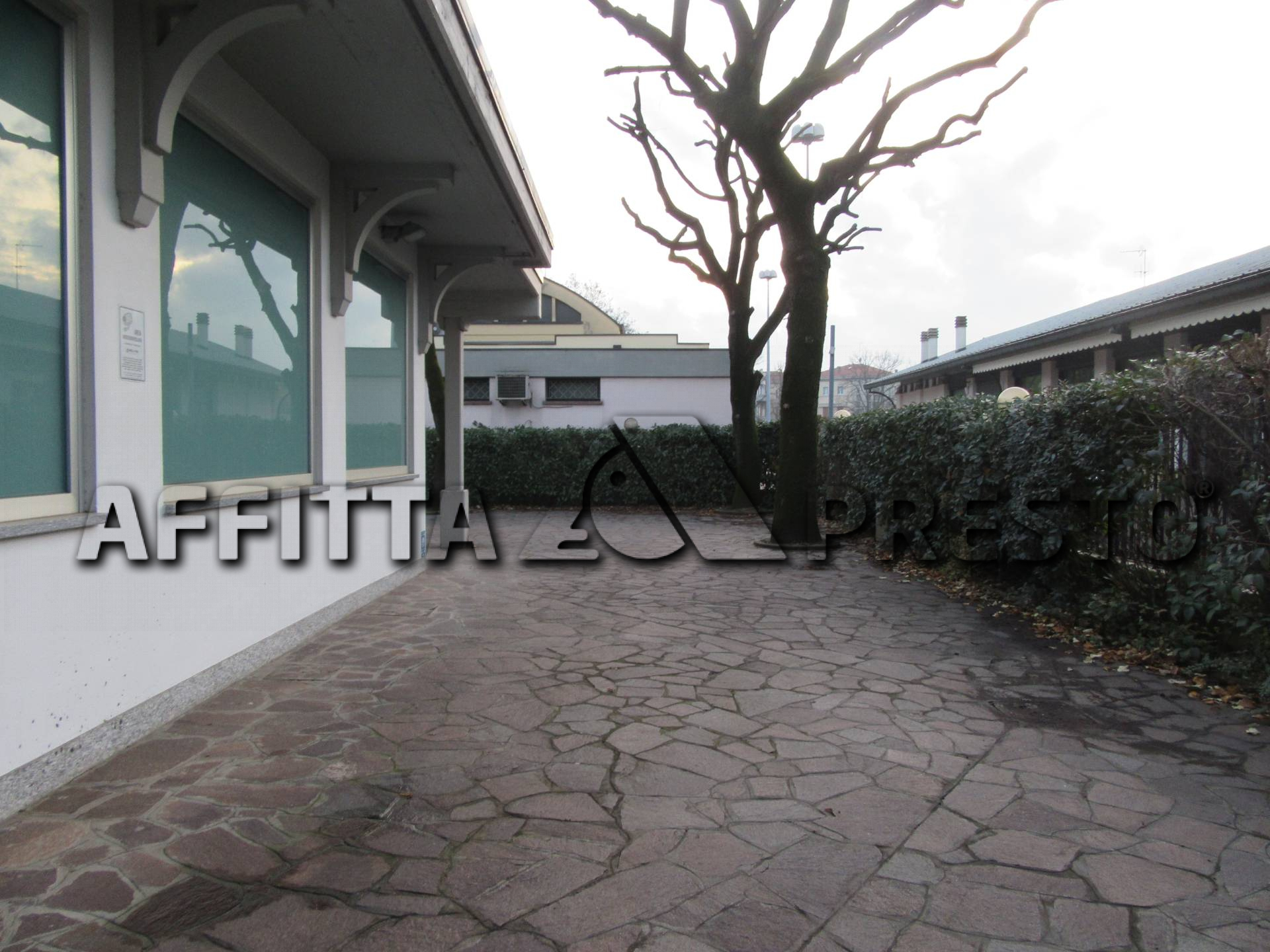 Fondo Commerciale in affitto a Forl, stazione