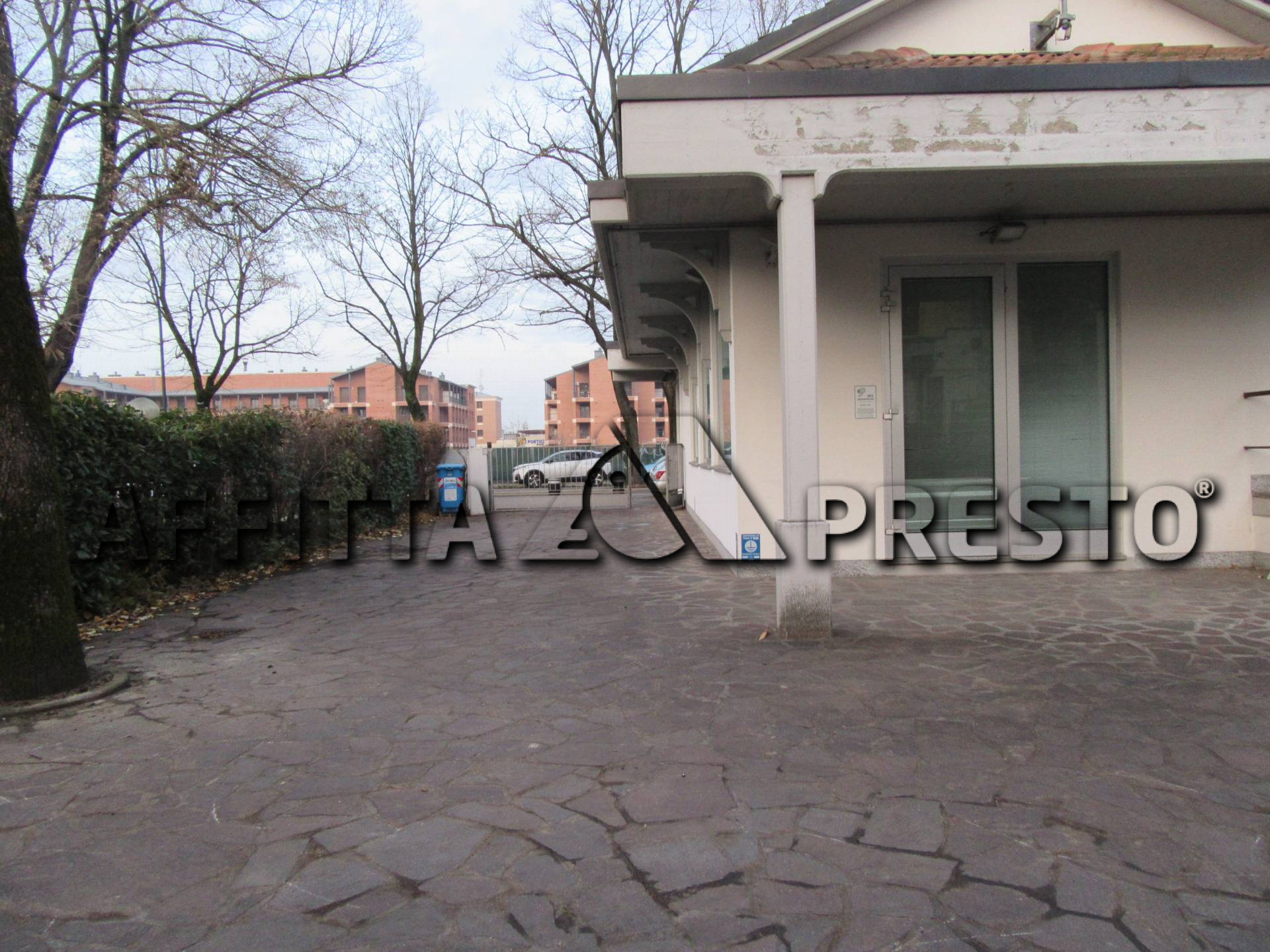 Fondo Commerciale in affitto a Forl, stazione