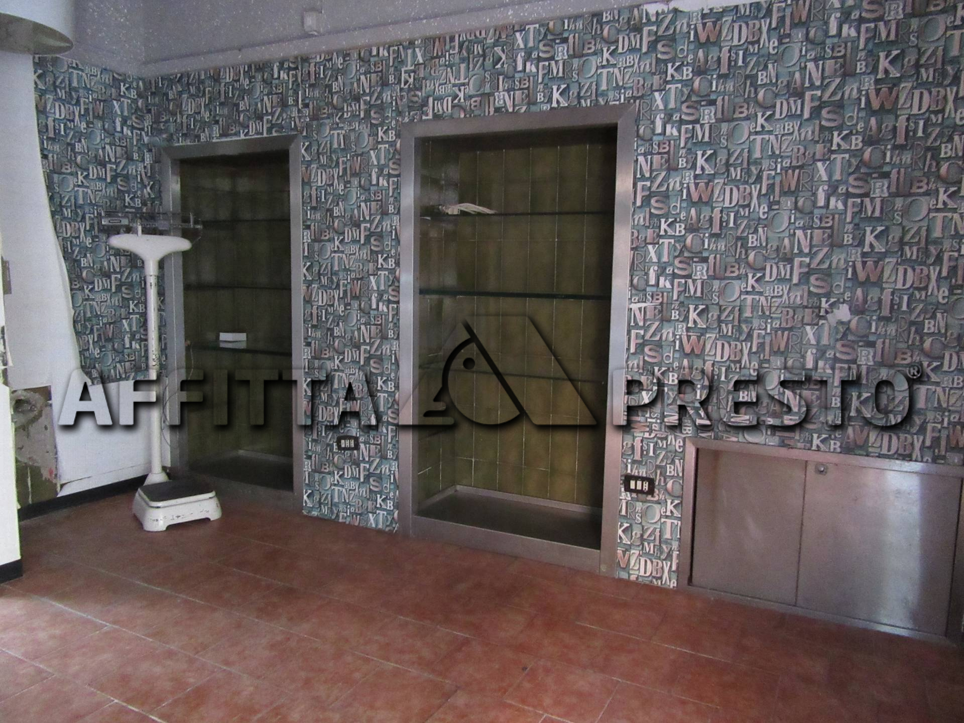 Fondo Commerciale in affitto a Forl, Centro