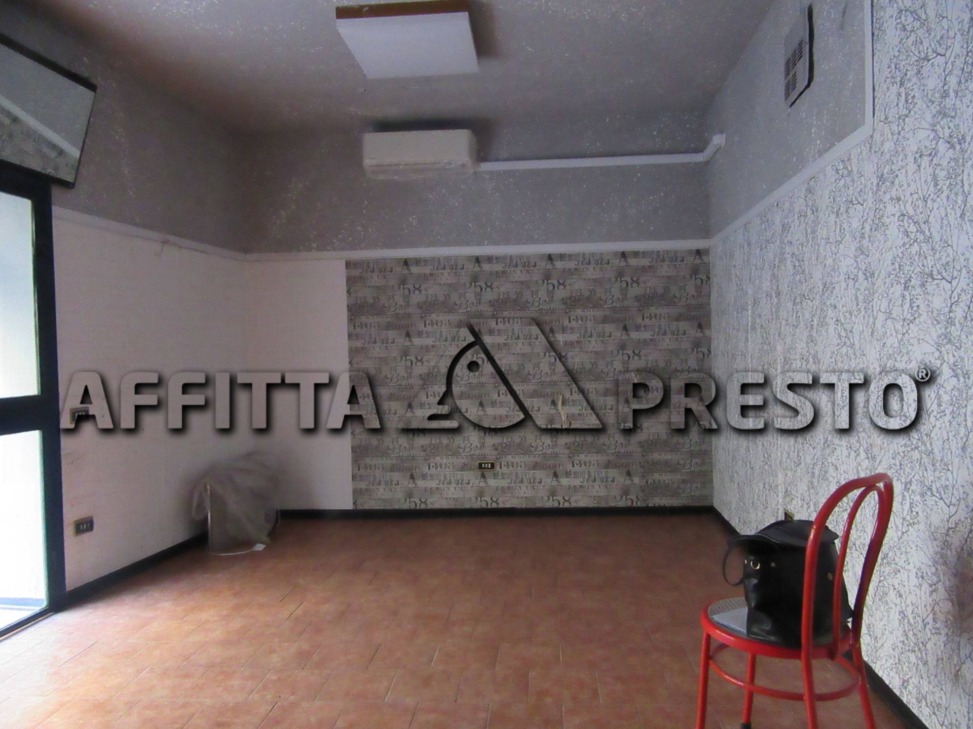 Fondo Commerciale in affitto a Forl, Centro