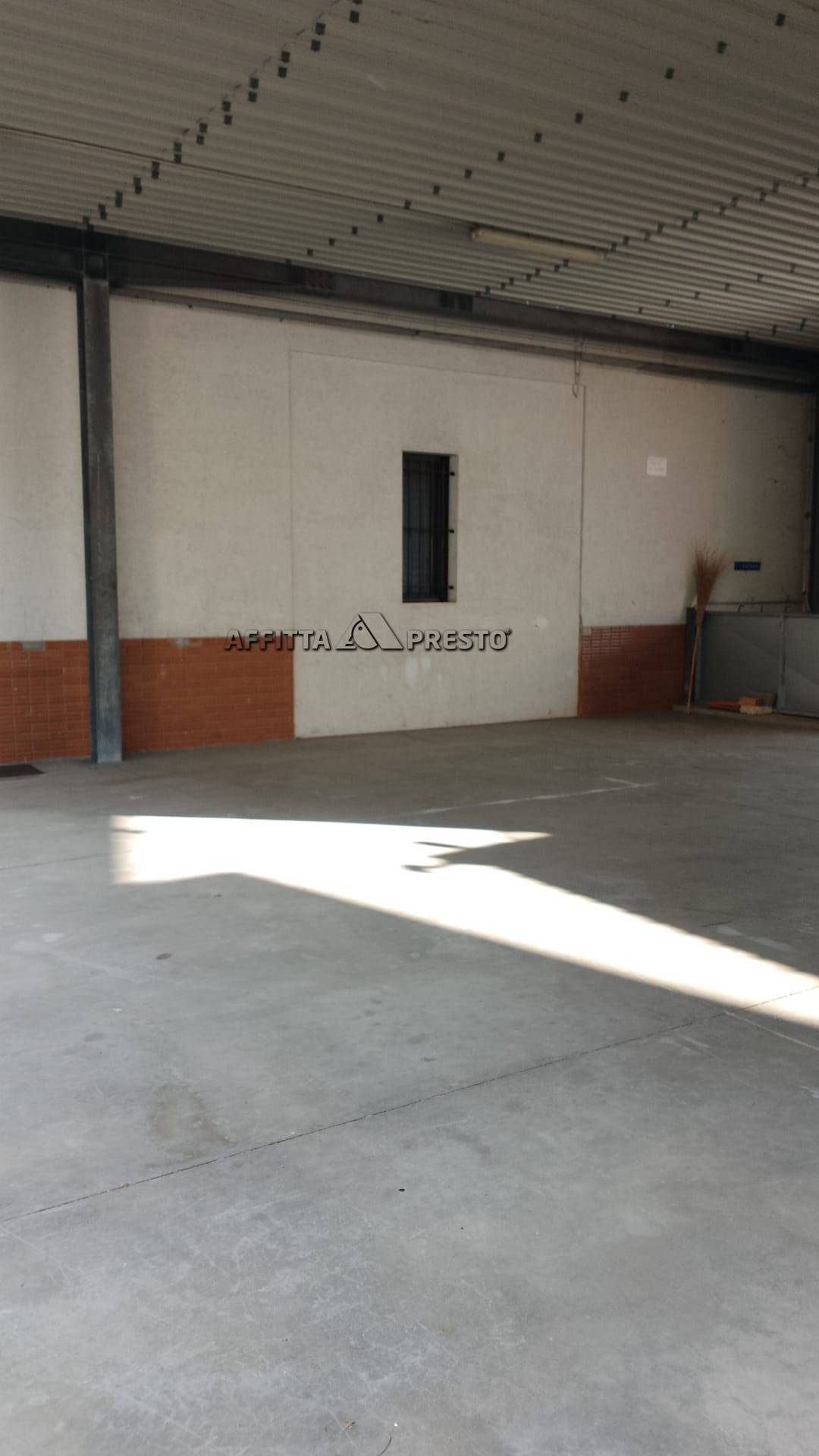 Fondo Artigianale in affitto a Forl
