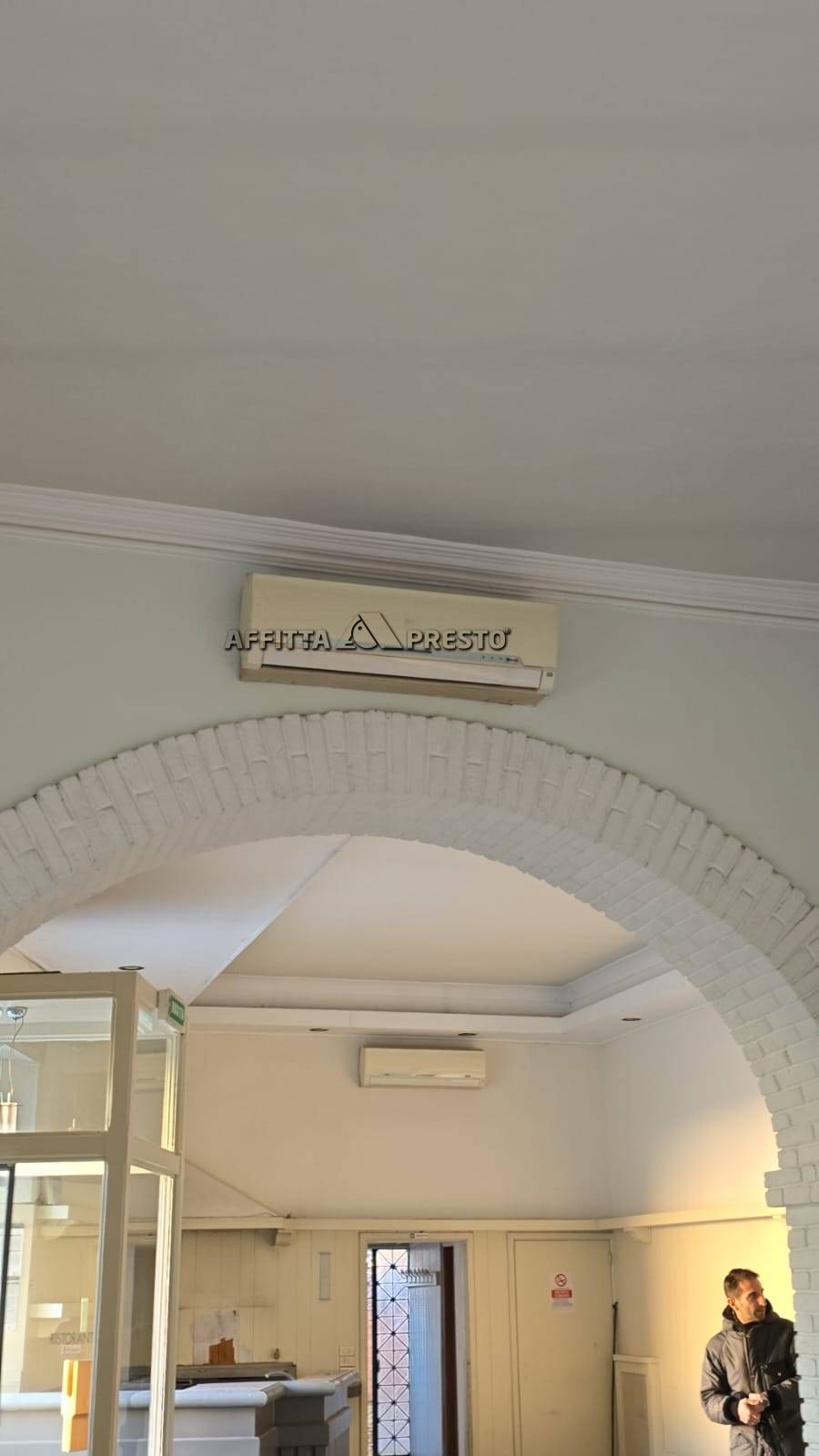 Fondo Commerciale in affitto a Forl