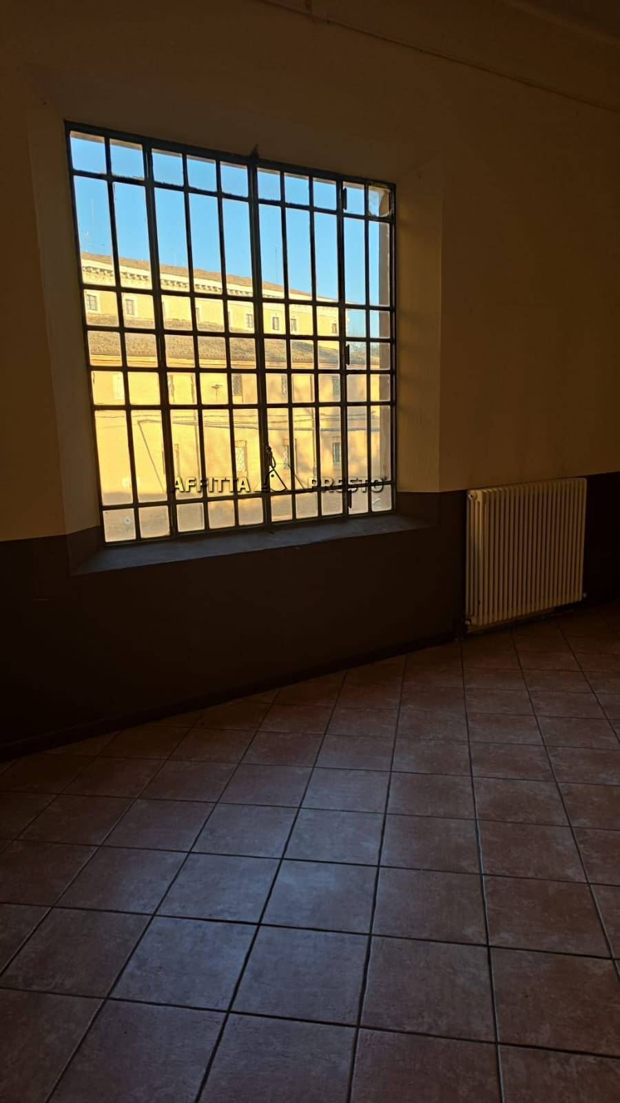 Fondo Commerciale in affitto a Forl