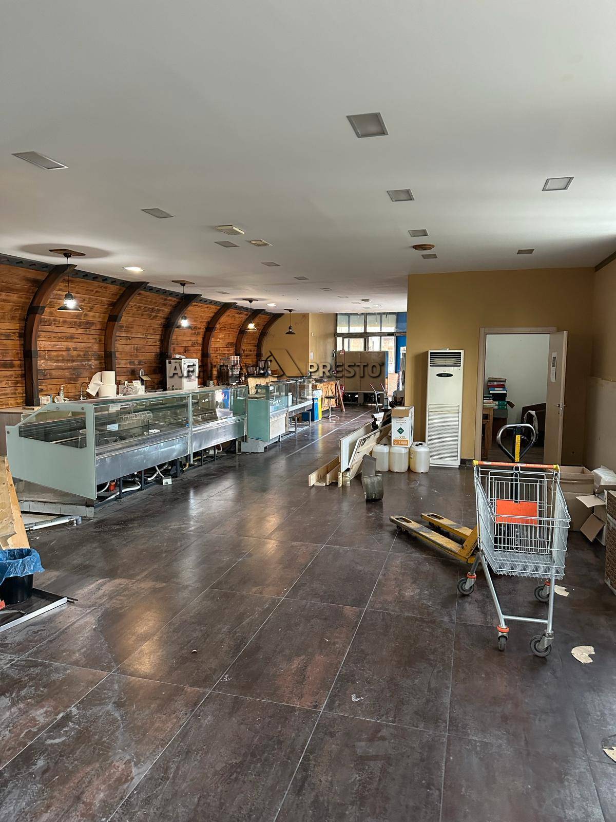 Negozio in affitto a Forl, Viale Vittorio Veneto