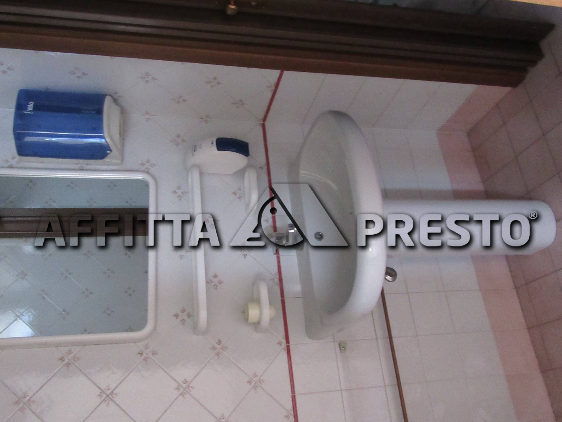 Ufficio in affitto a Forl, Centro