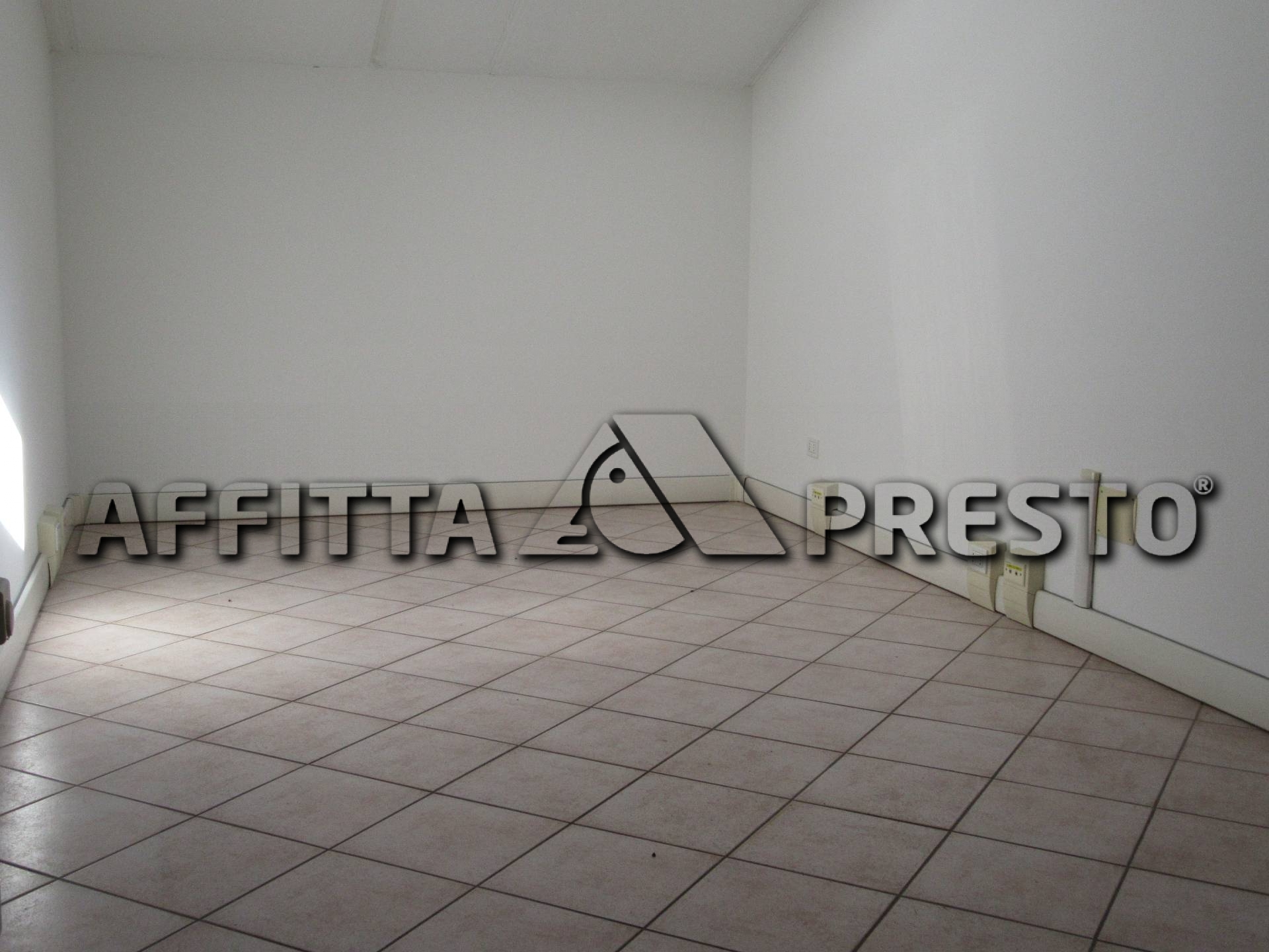 Ufficio in affitto a Forl, Centro