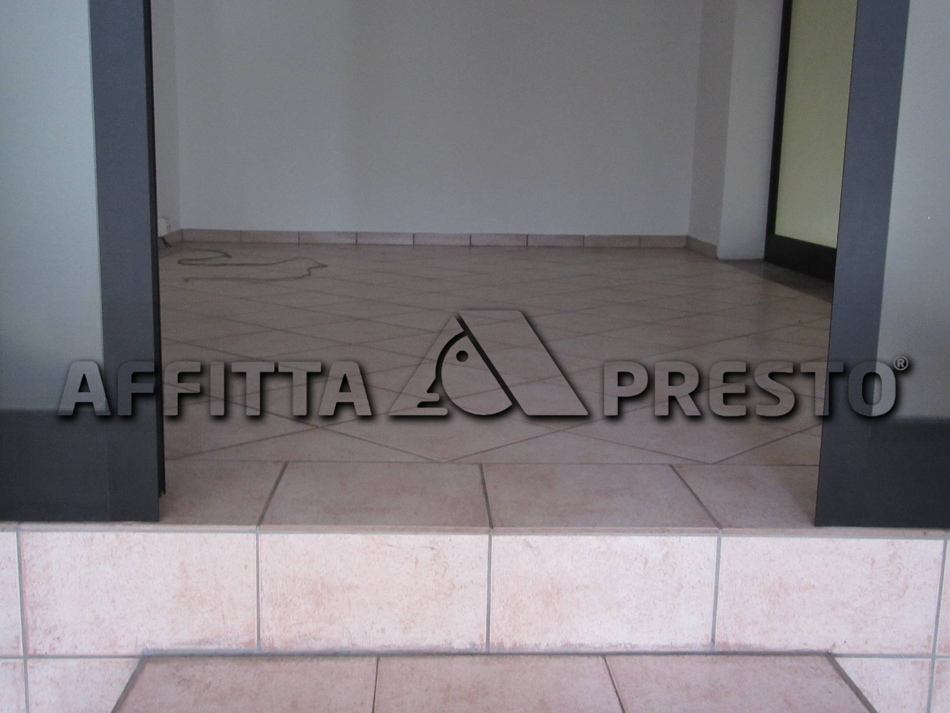 Ufficio in affitto a Forl, Centro