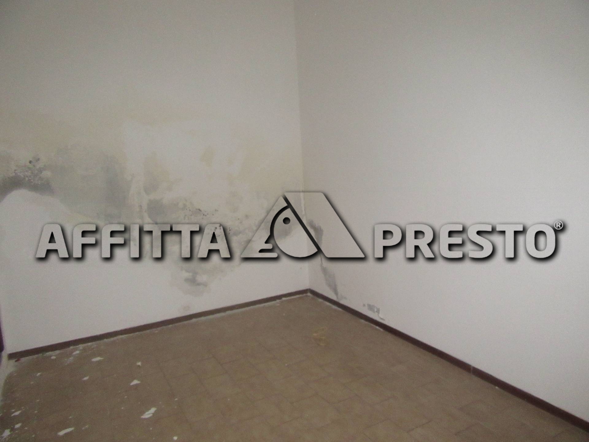 Negozio in affitto a Forl