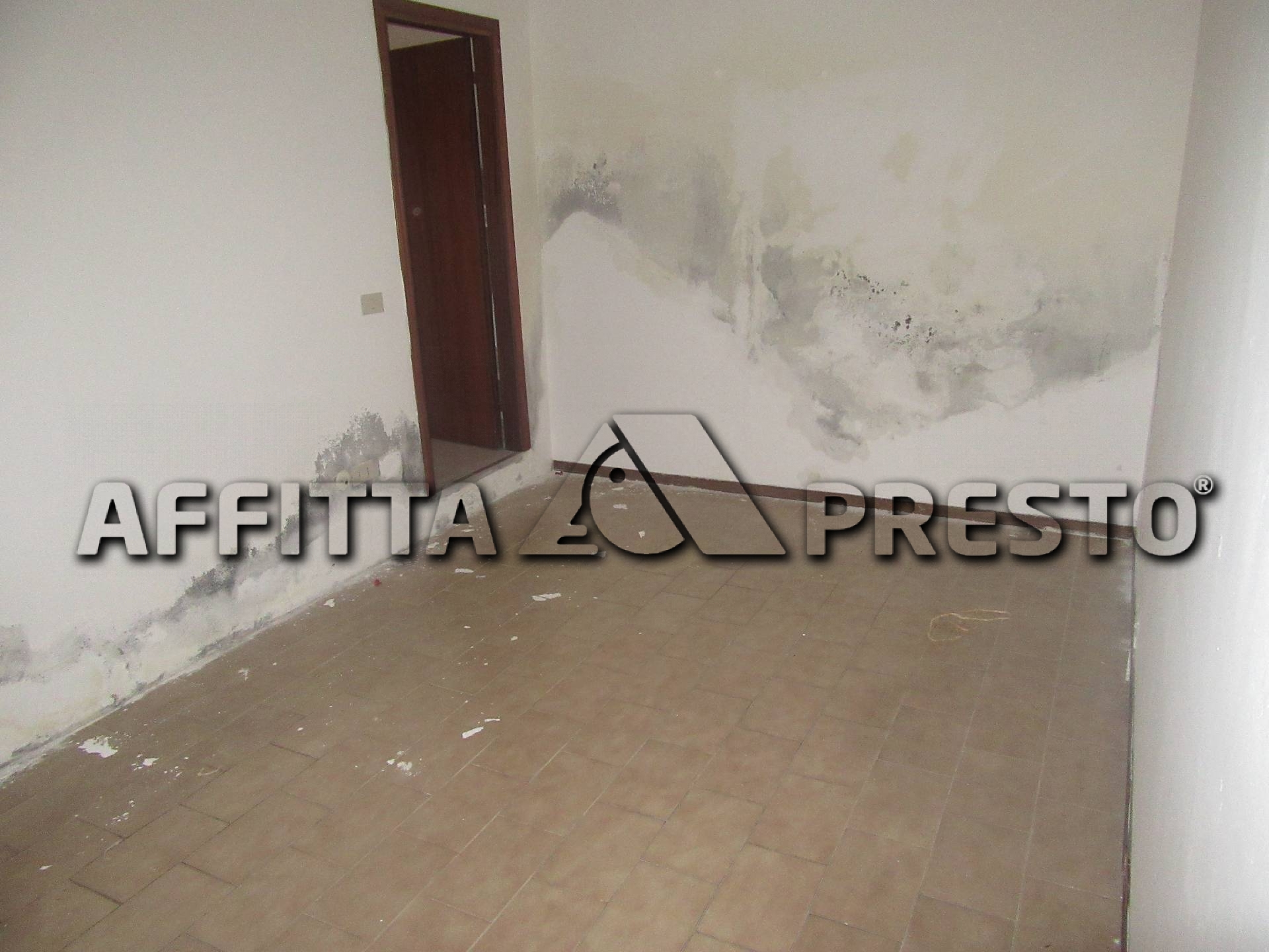 Negozio in affitto a Forl