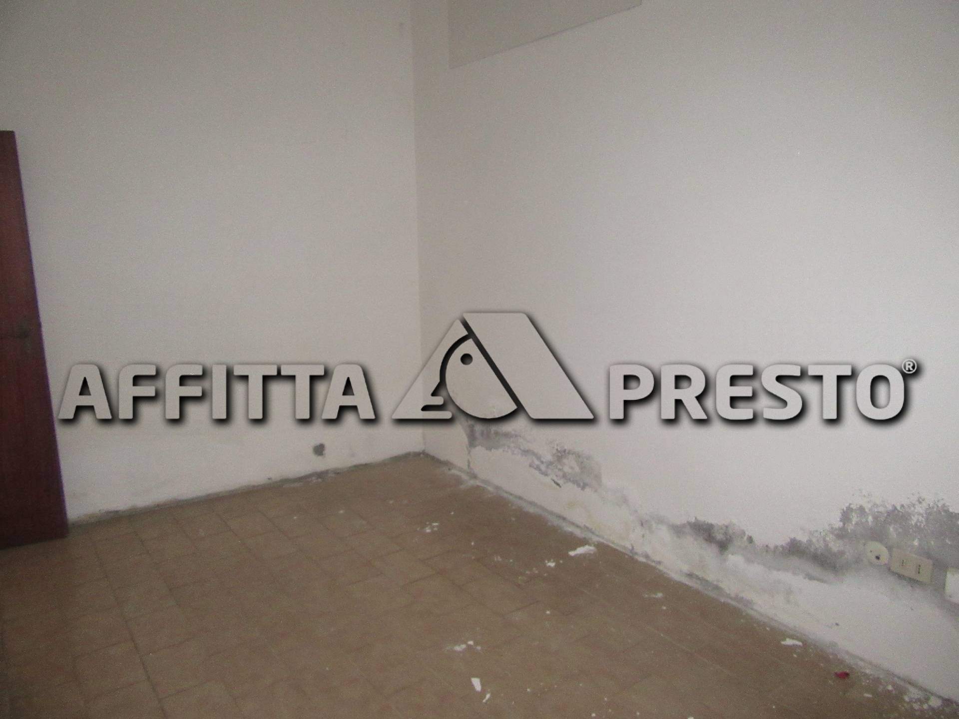 Negozio in affitto a Forl