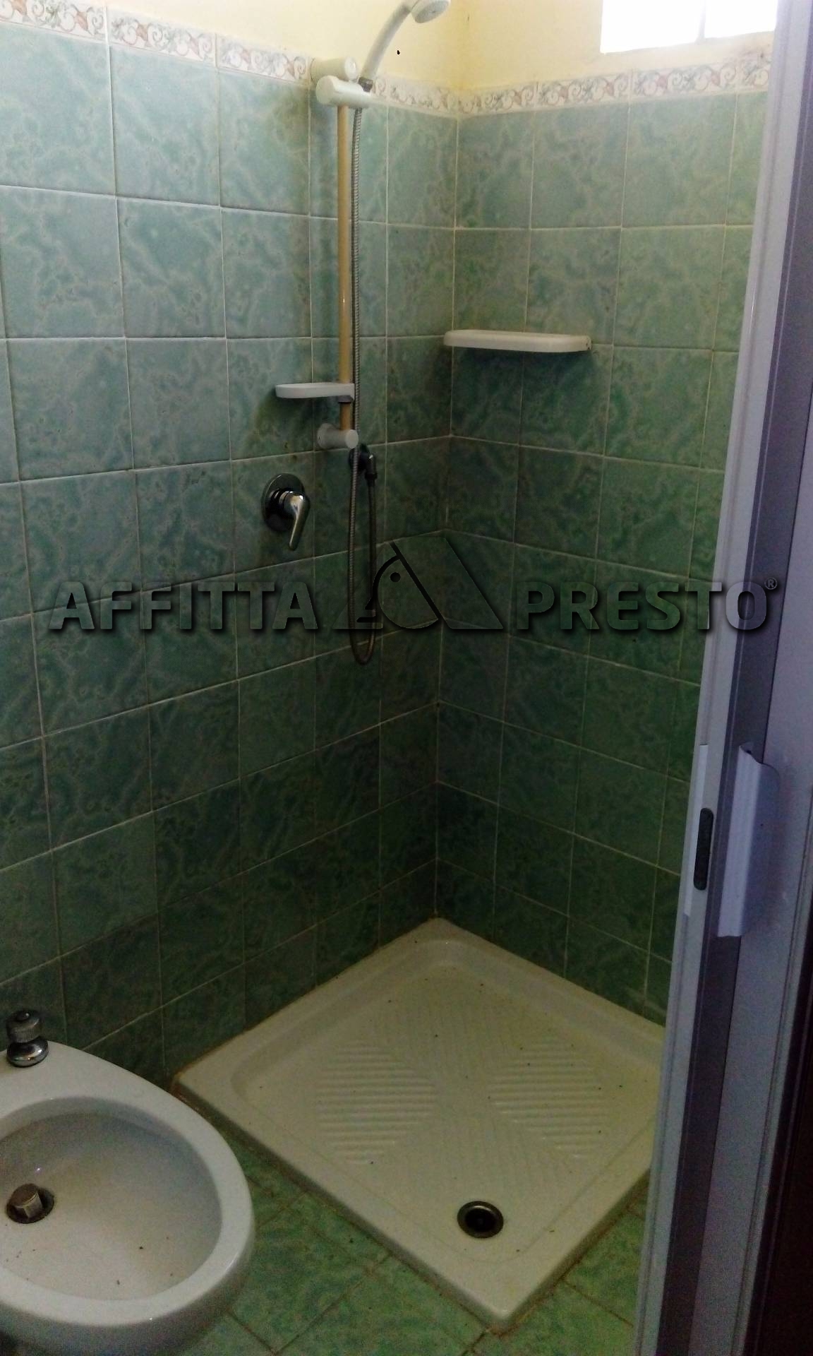 Fondo Artigianale in affitto a Meldola