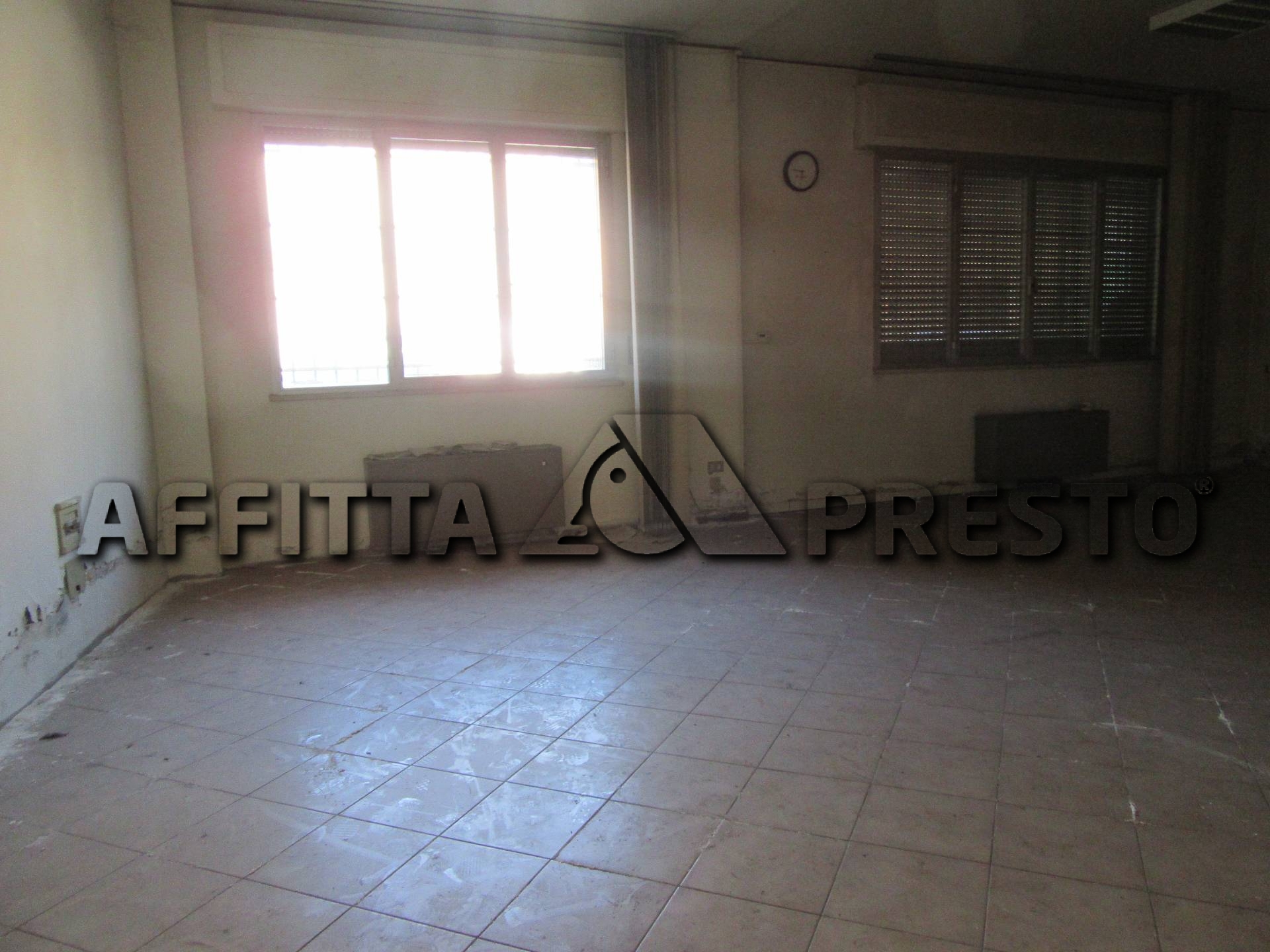 Magazzino in affitto a Forl, Zona Stazione