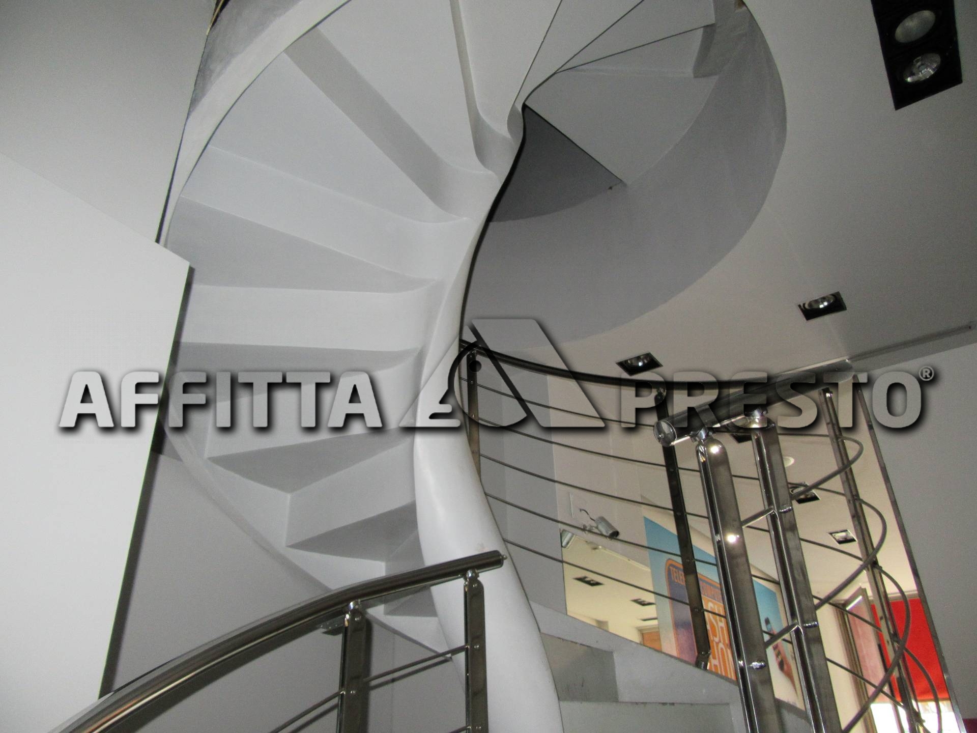 Negozio in affitto a Forl