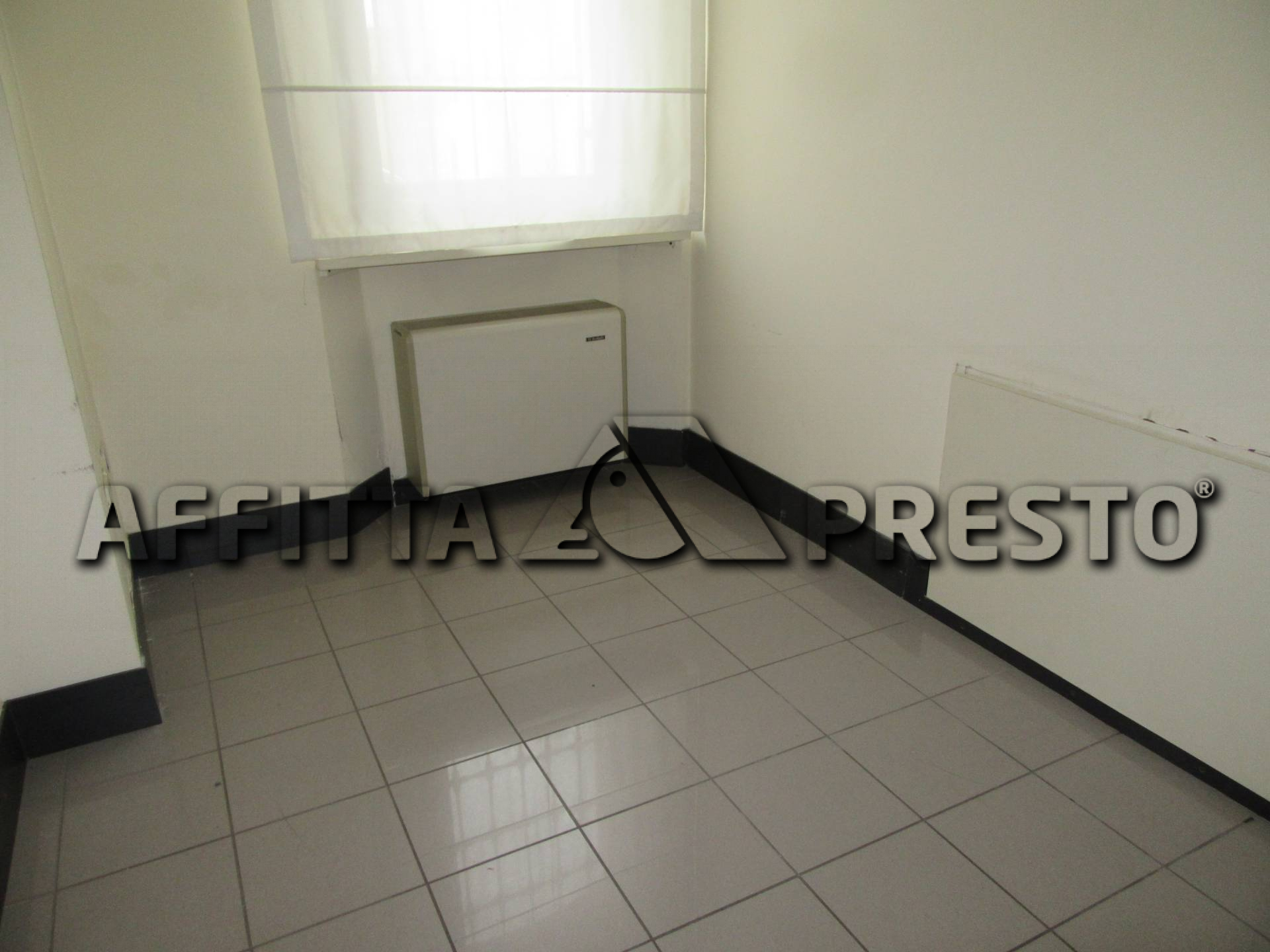 Ufficio in affitto a Forl