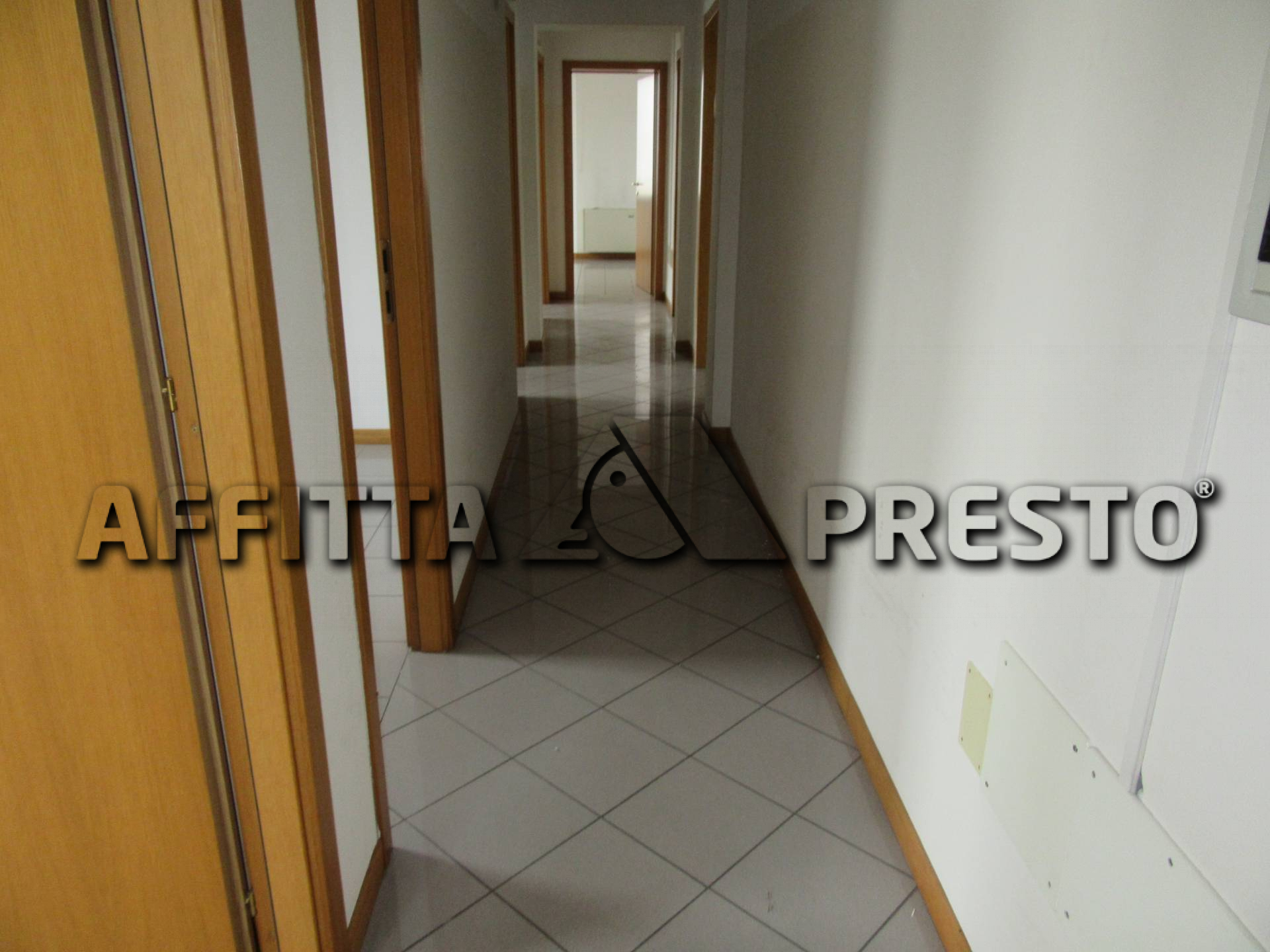 Ufficio in affitto a Forl