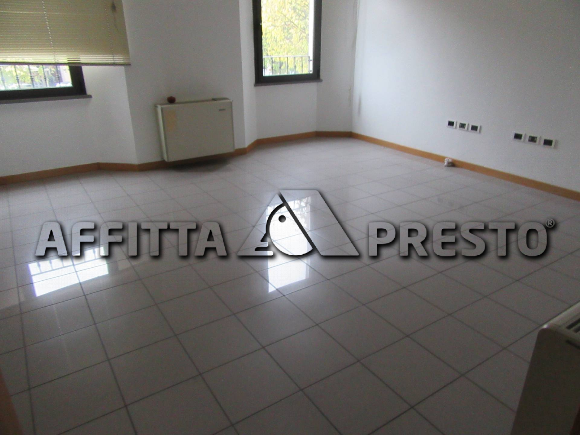 Ufficio in affitto a Forl