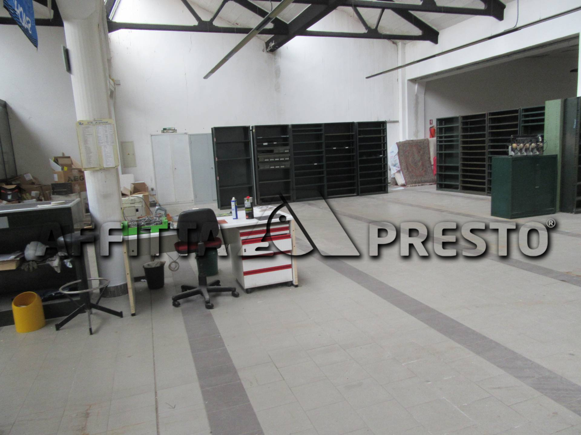 Fondo Commerciale in affitto a Forl