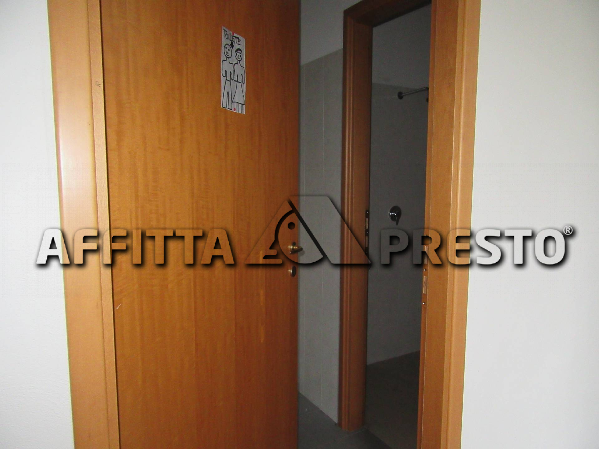 Fondo Artigianale in affitto a Forl