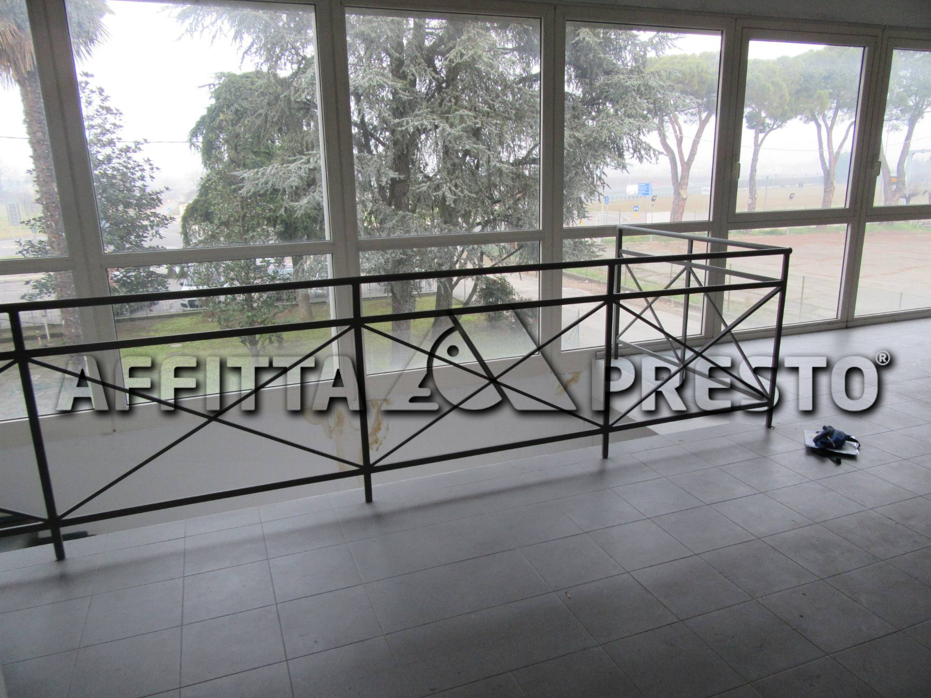 Fondo Artigianale in affitto a Forl