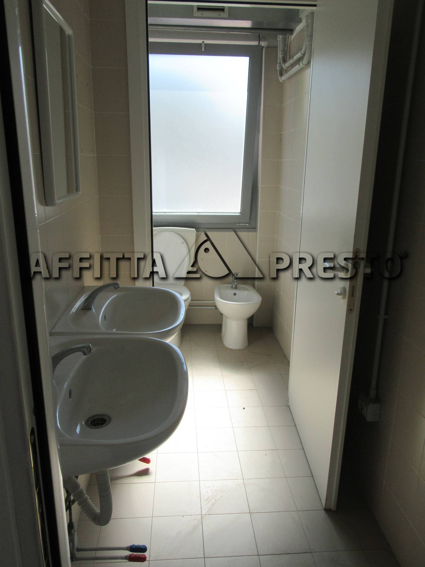 Fondo Commerciale in affitto a Forl, Centro