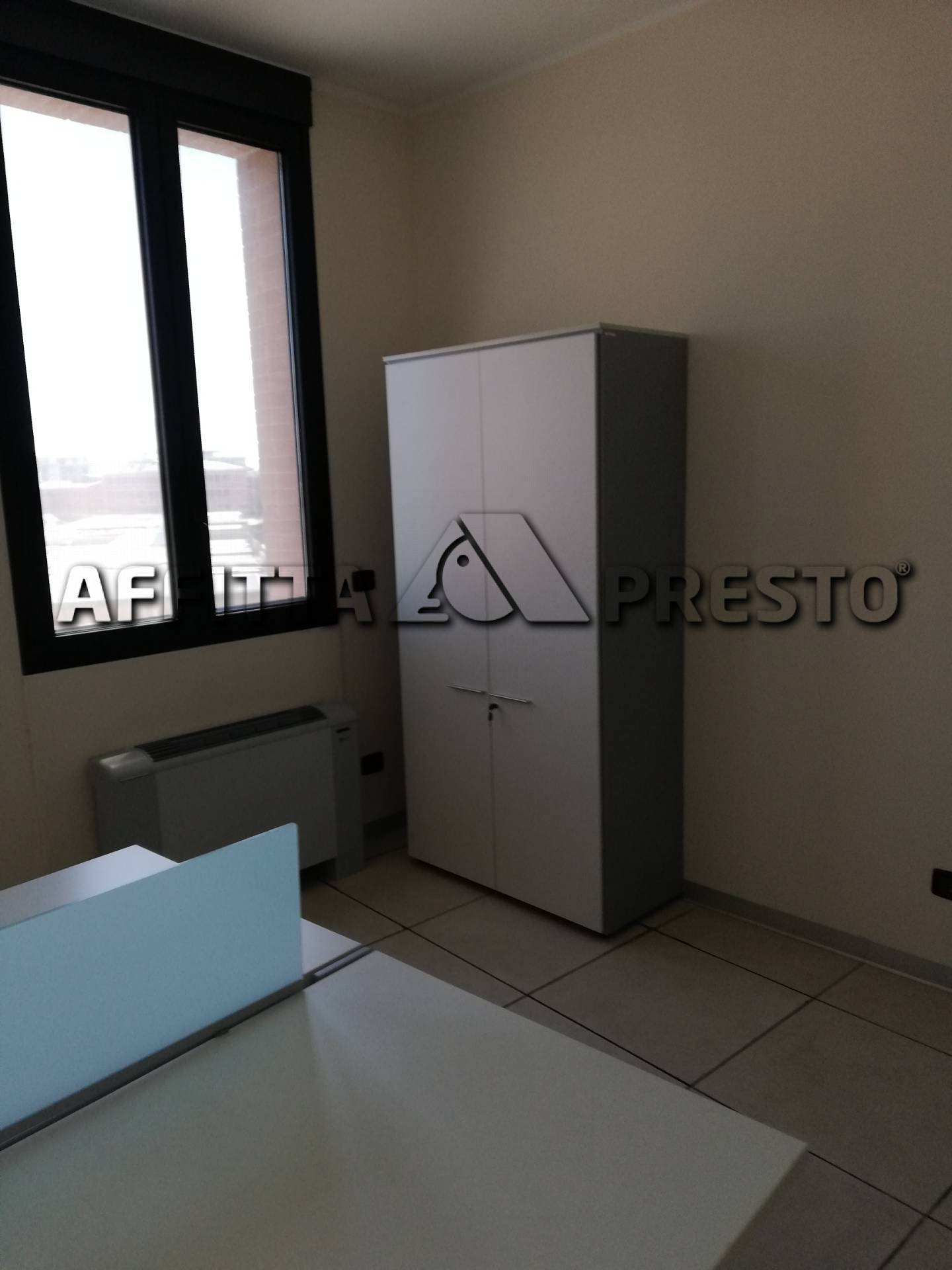 Fondo Commerciale in affitto a Forl