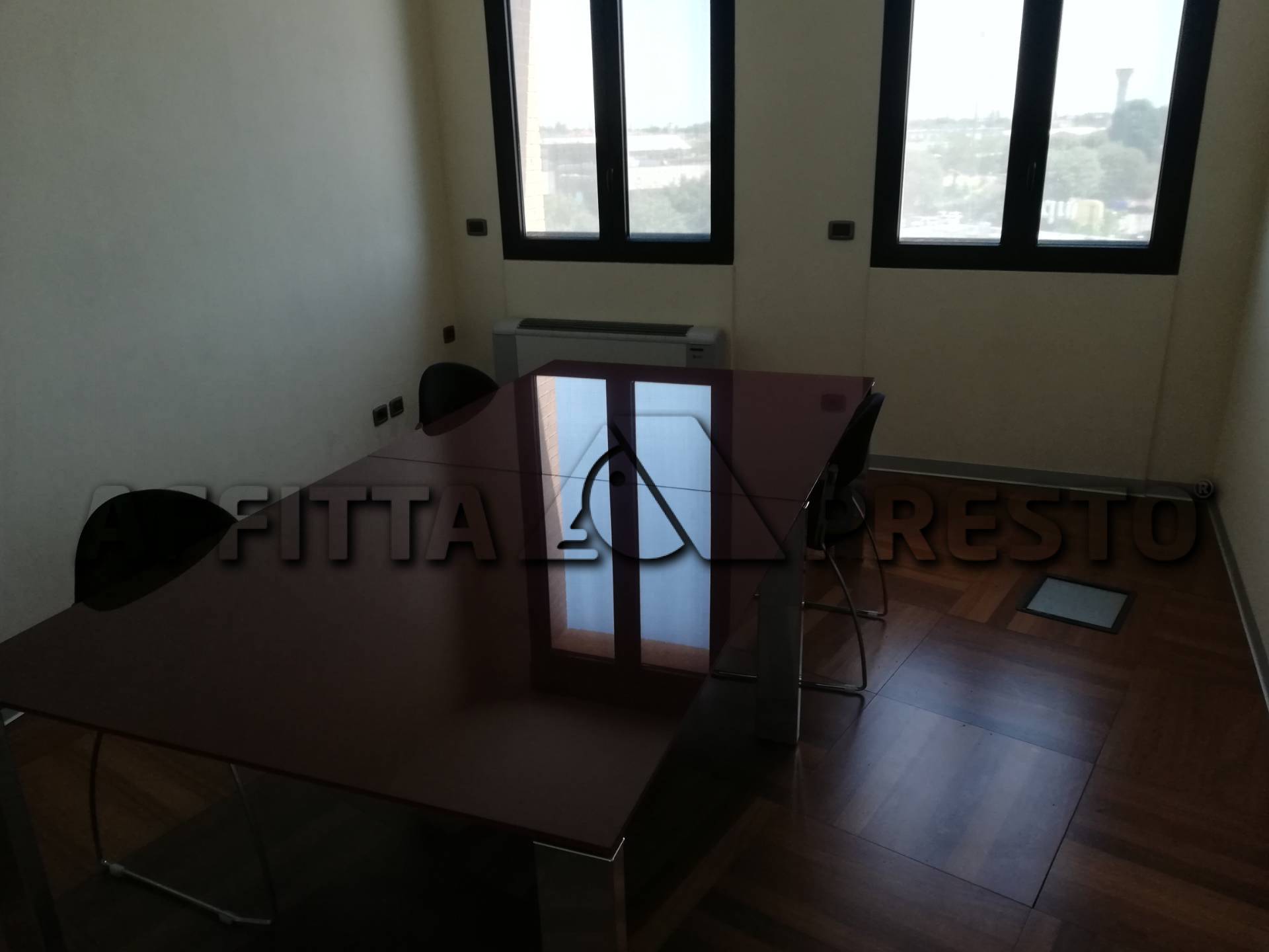 Fondo Commerciale in affitto a Forl