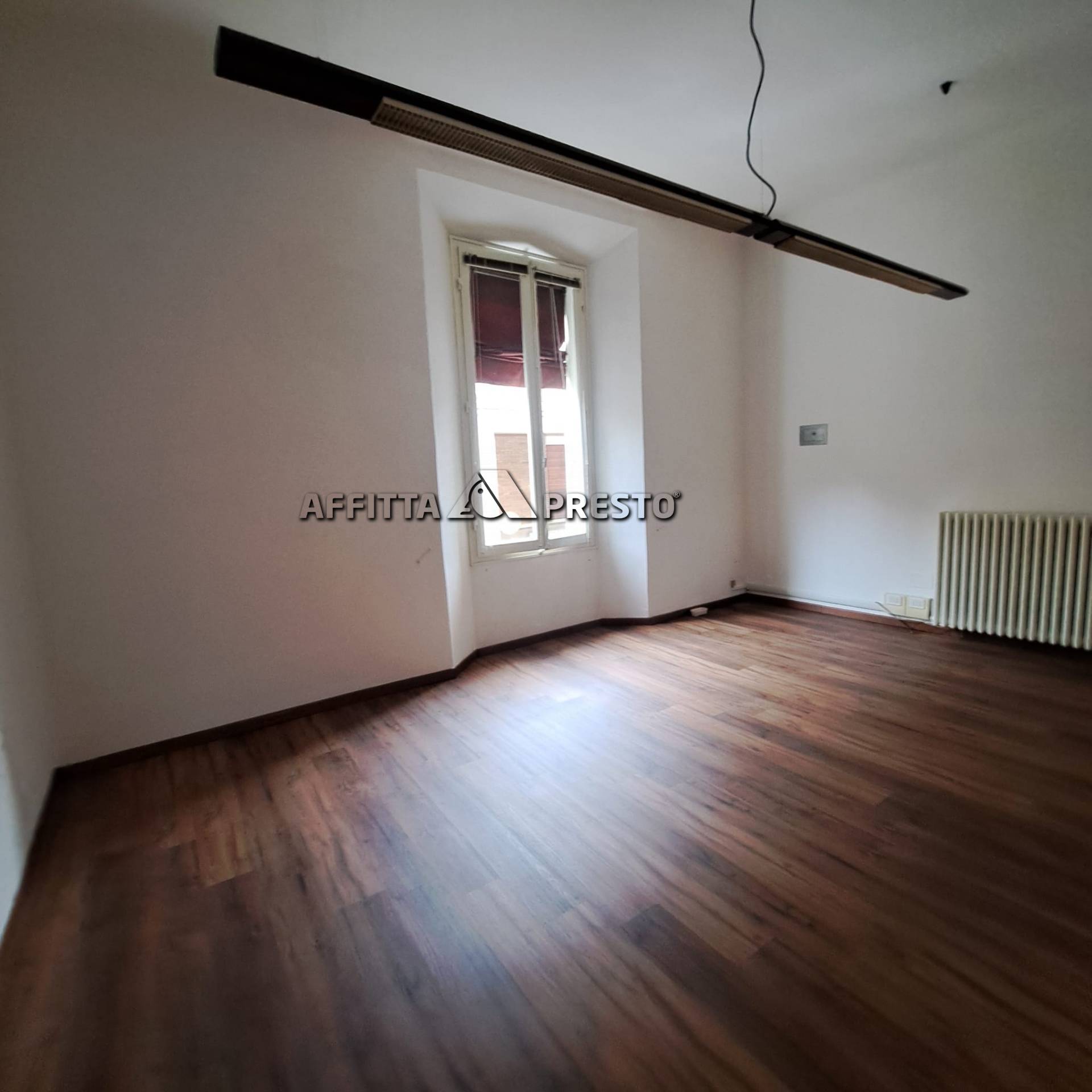 Ufficio in affitto a Forl, Centro