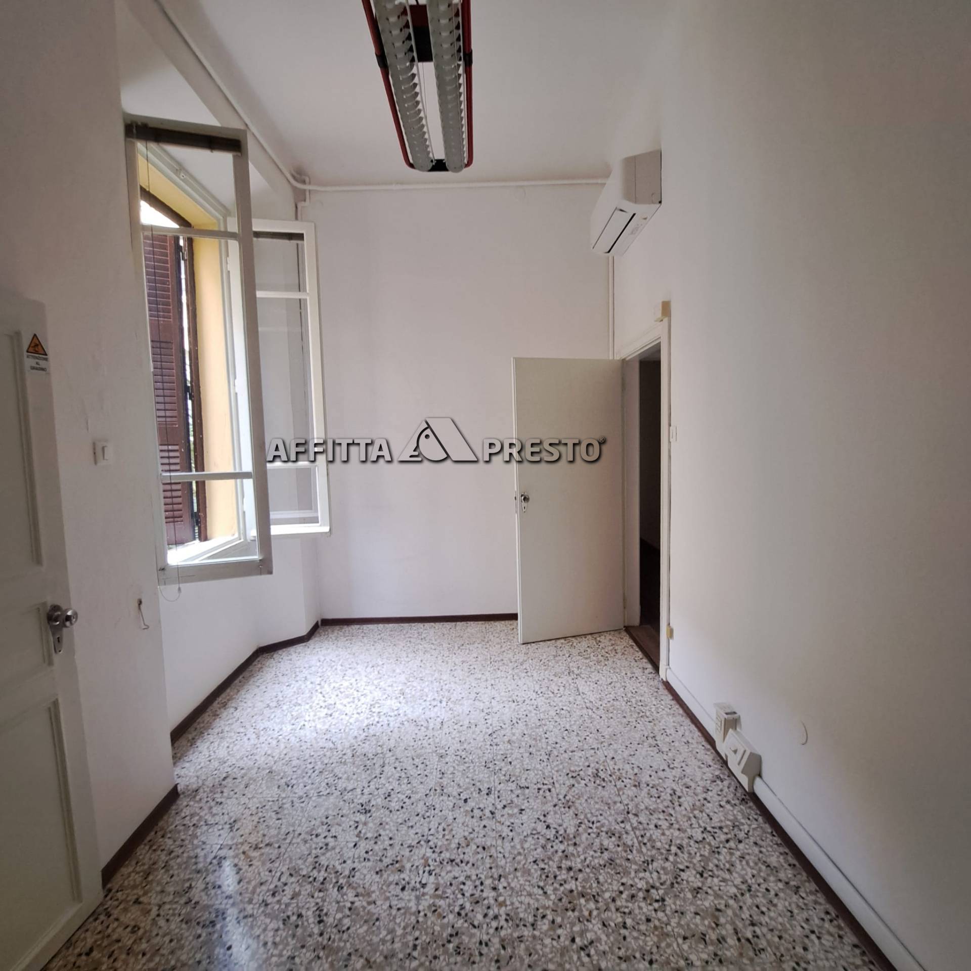 Ufficio in affitto a Forl, Centro
