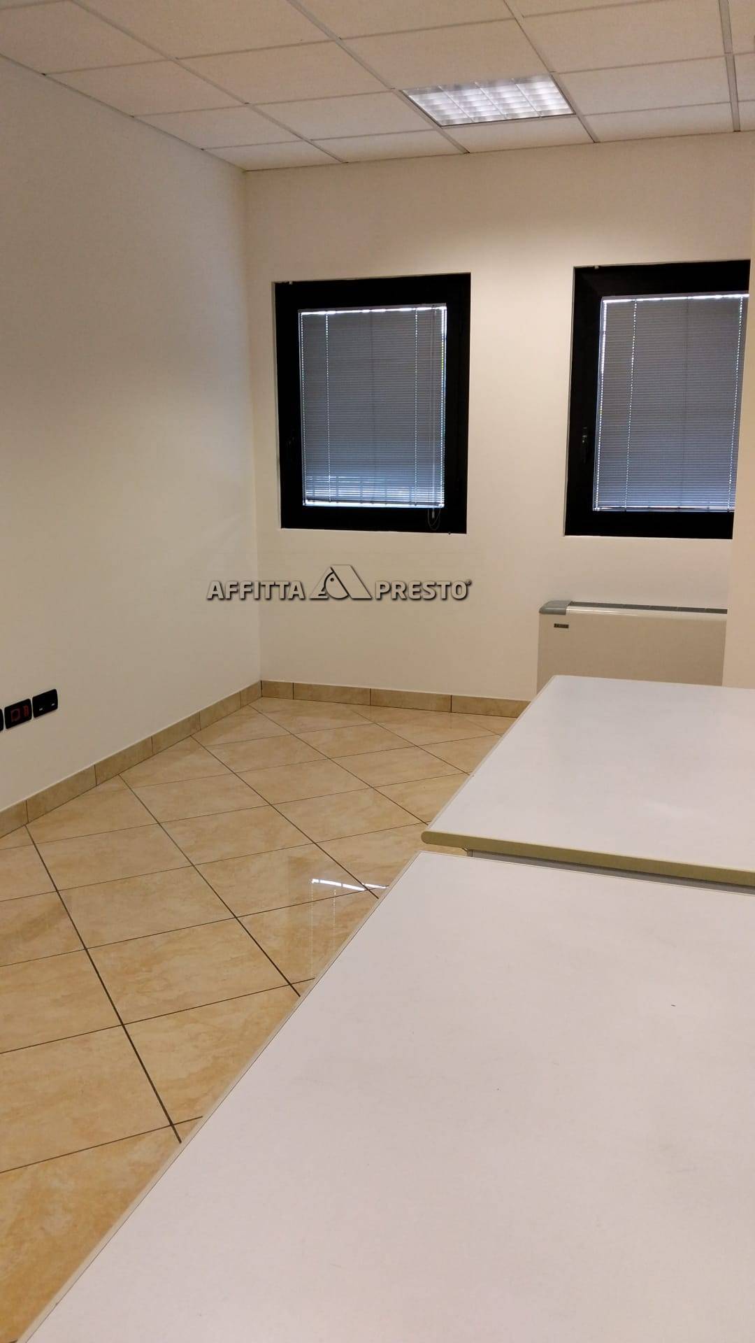Ufficio in affitto a Forl, Coriano