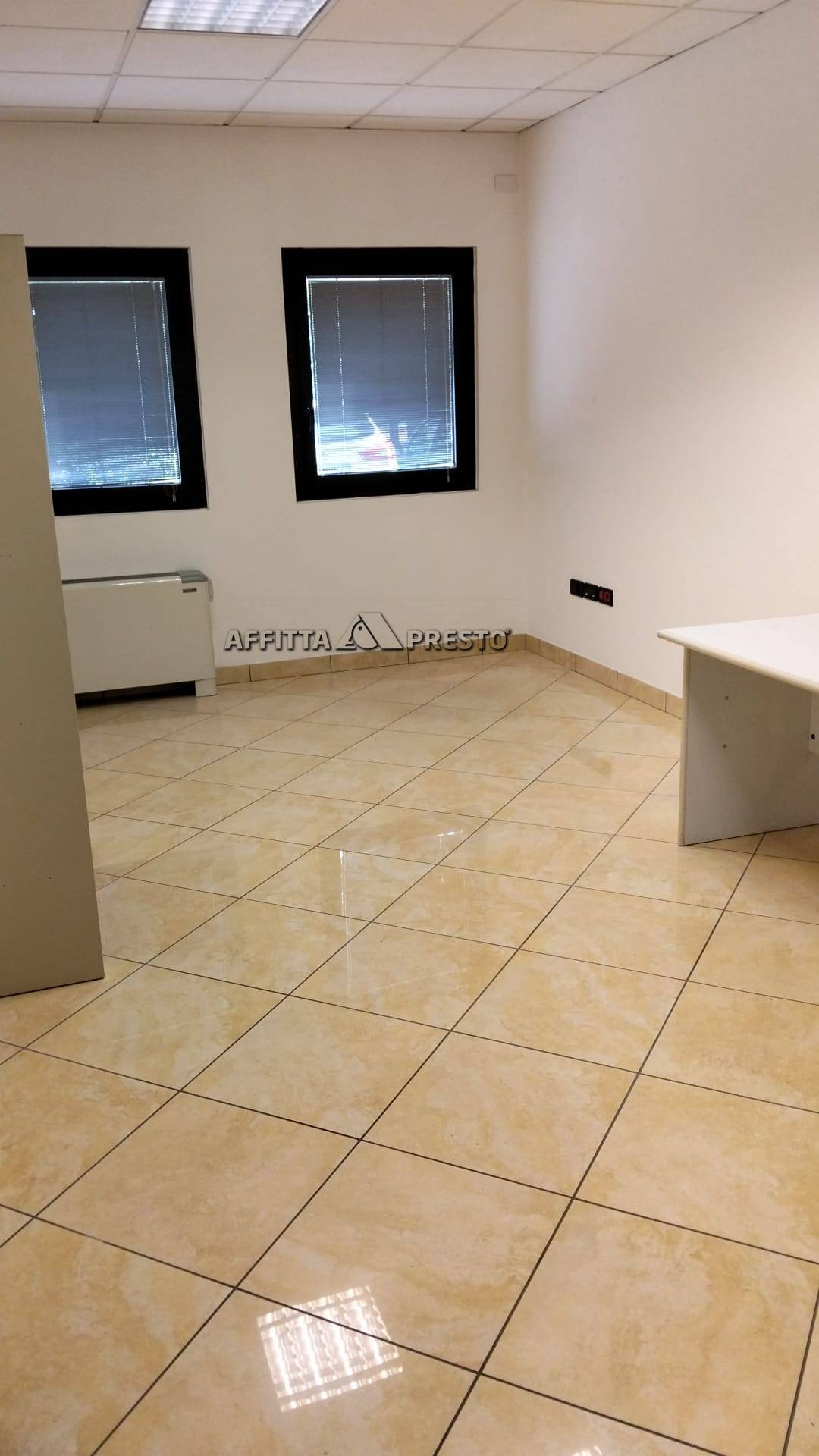 Ufficio in affitto a Forl, Coriano