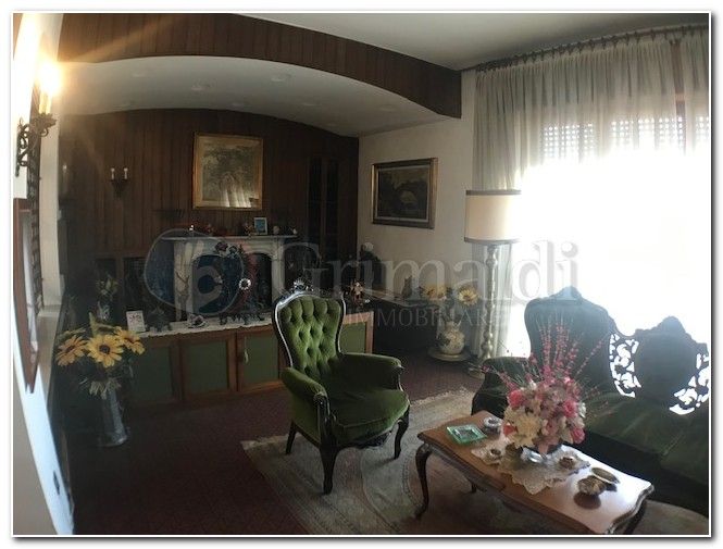 Villa con giardino a Abbiategrasso