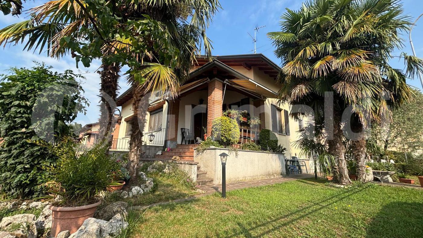 Villa Bifamiliare con giardino a Albairate