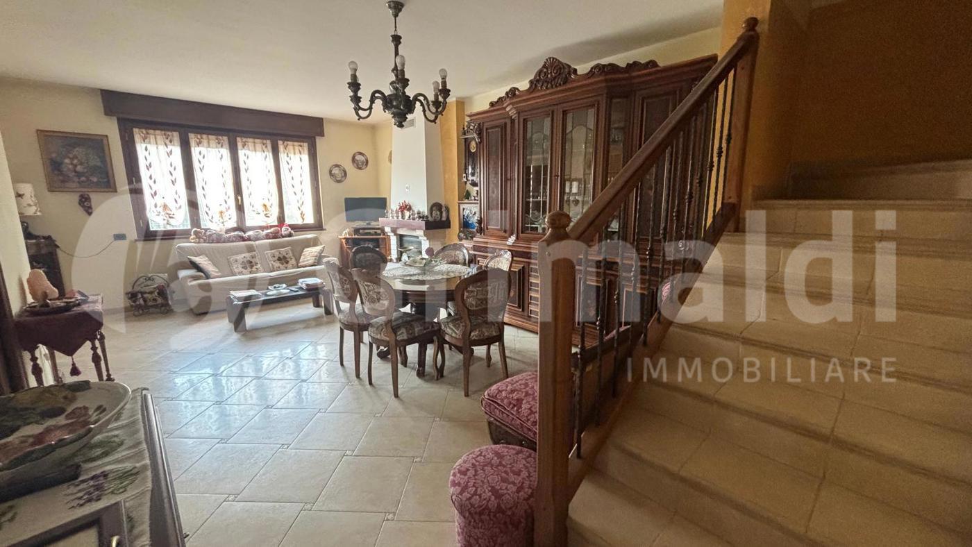 Villa Bifamiliare con giardino a Albairate