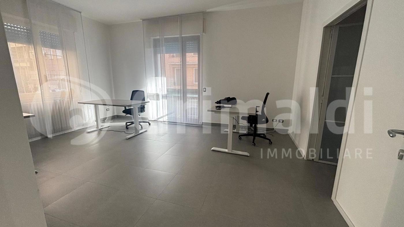 Ufficio ristrutturato a Magenta