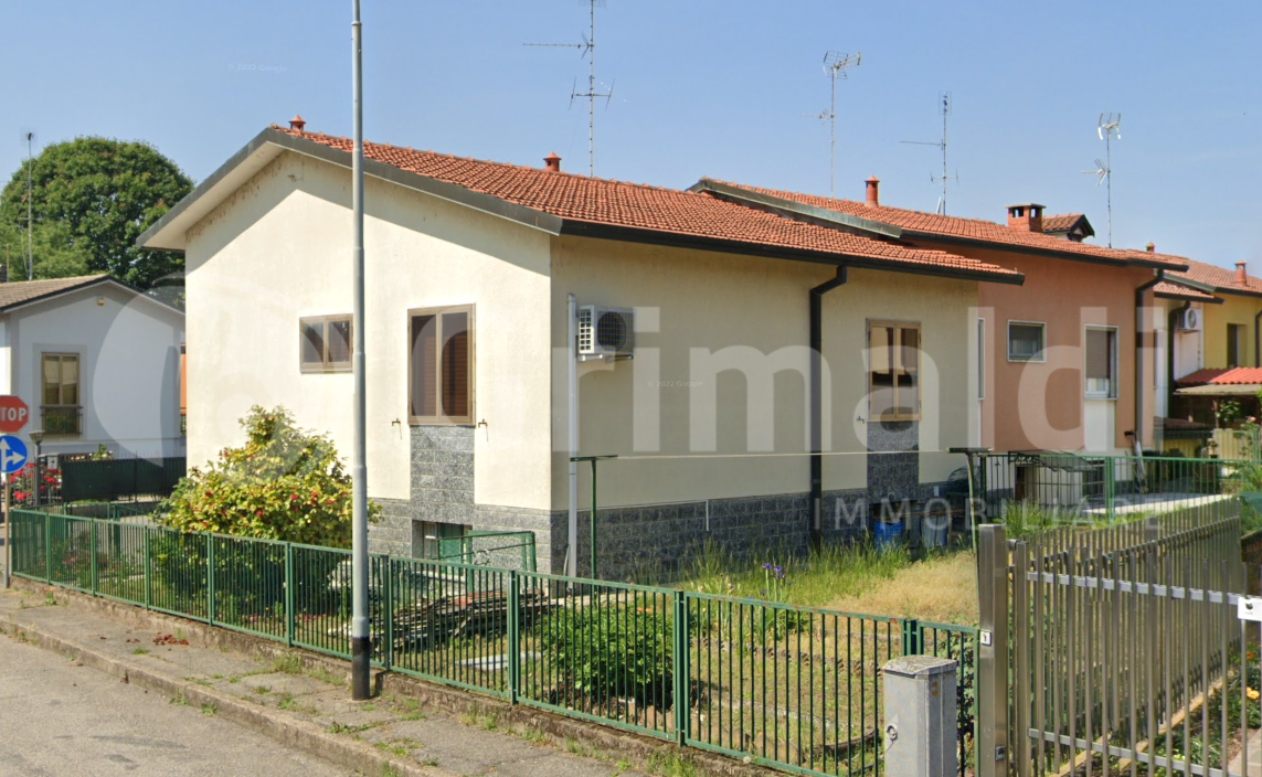 Villa con giardino a Abbiategrasso