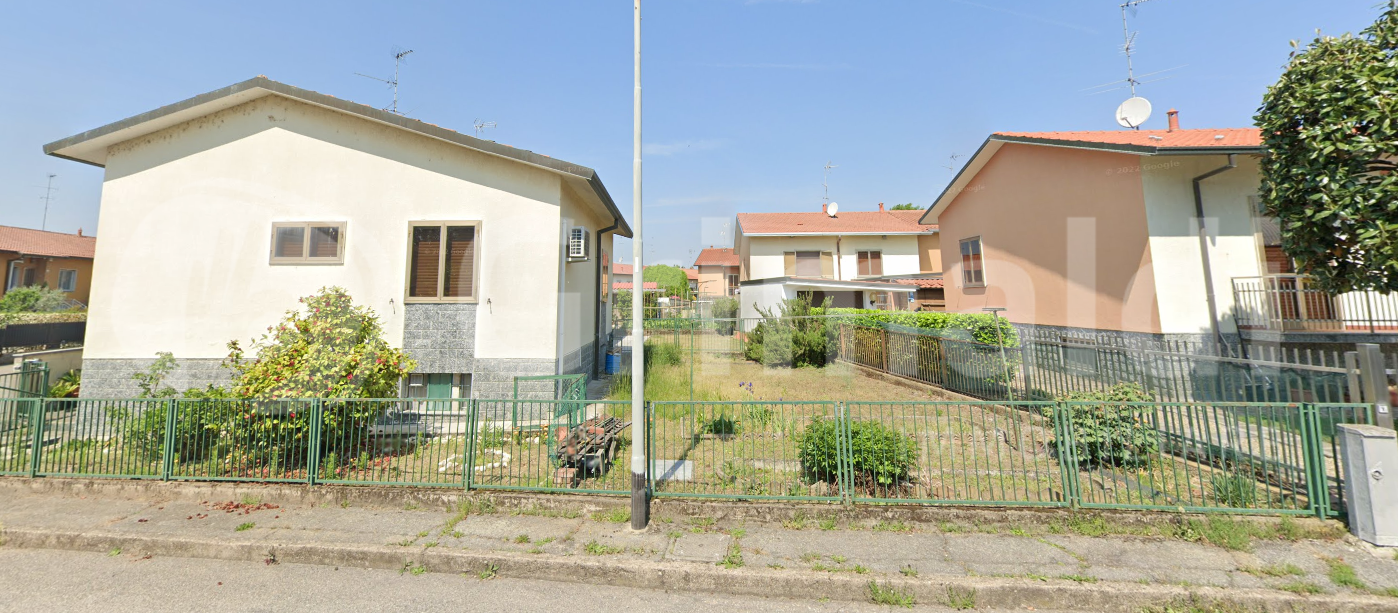 Villa con giardino a Abbiategrasso