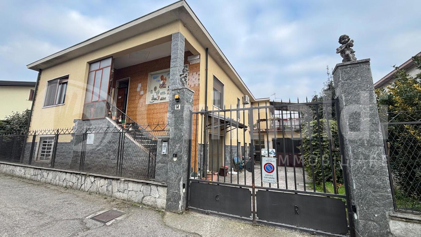 Villa con giardino a Vigevano