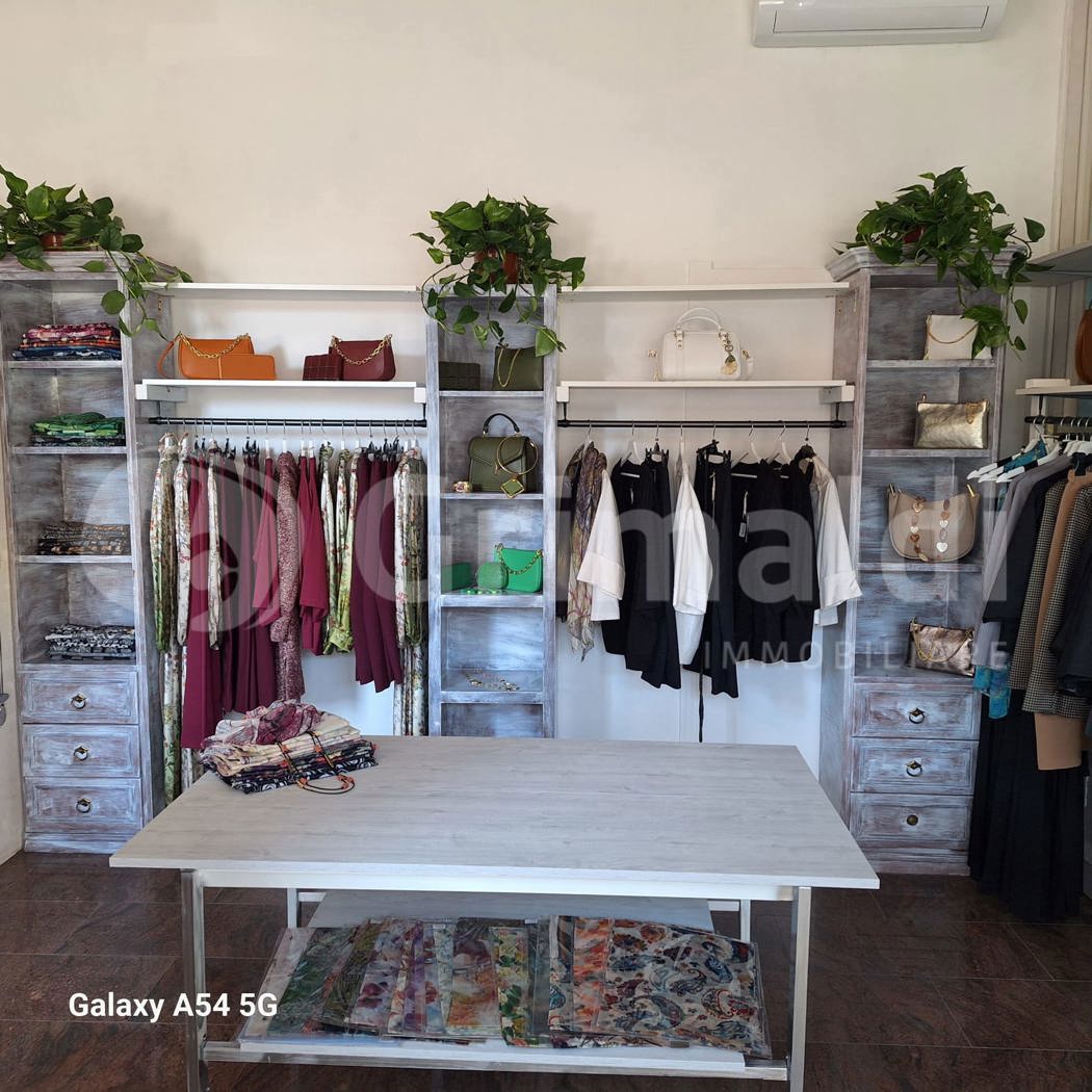 Attivit� commerciale in vendita a Abbiategrasso