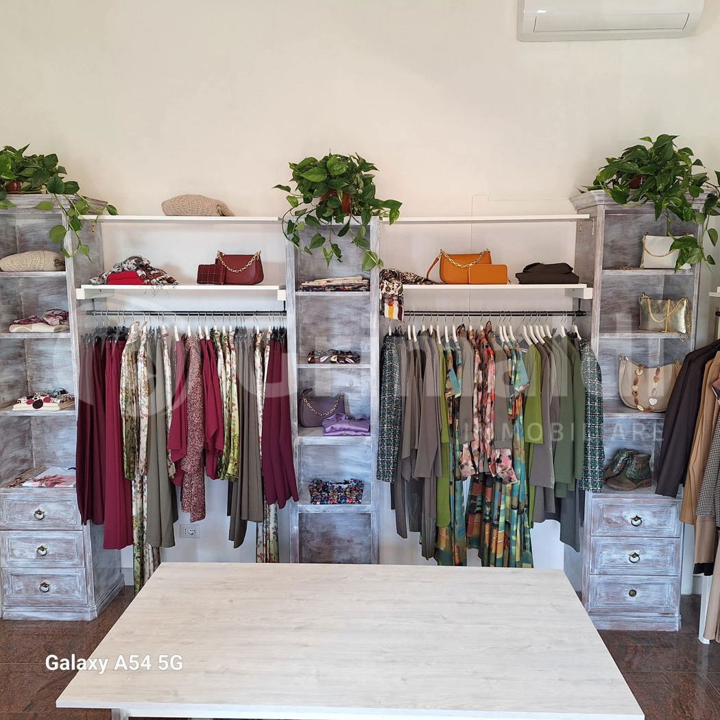 Attivit� commerciale in vendita a Abbiategrasso