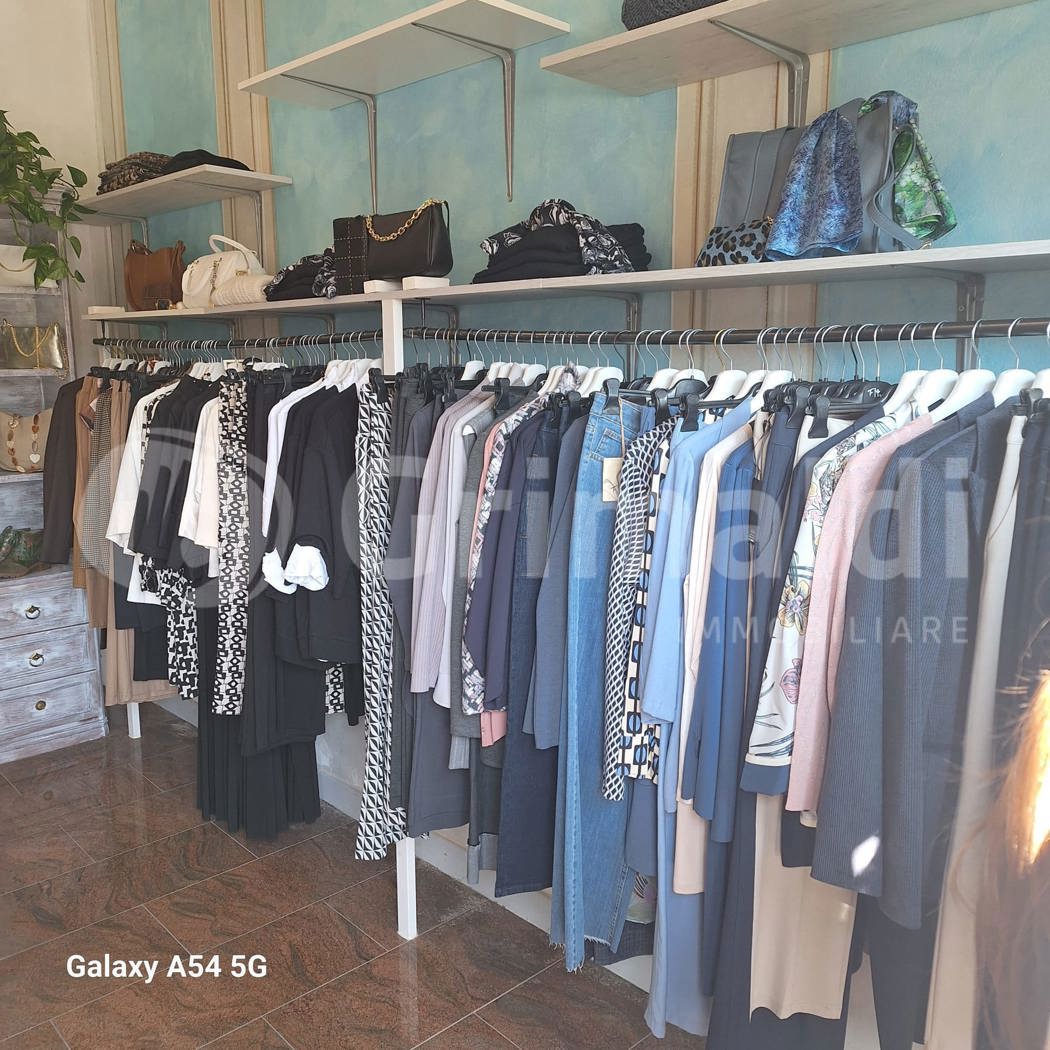 Attivit� commerciale in vendita a Abbiategrasso