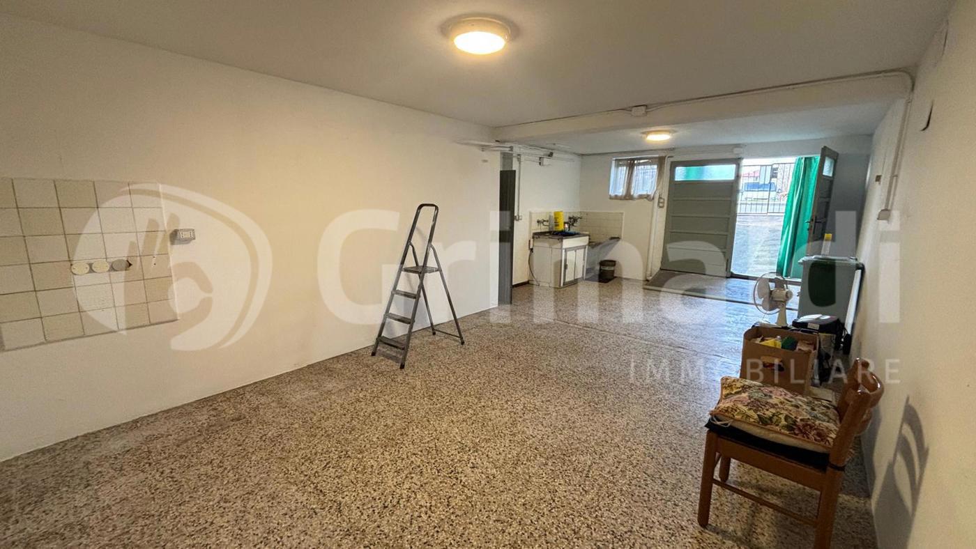 Casa indipendente da ristrutturare a Ozzero