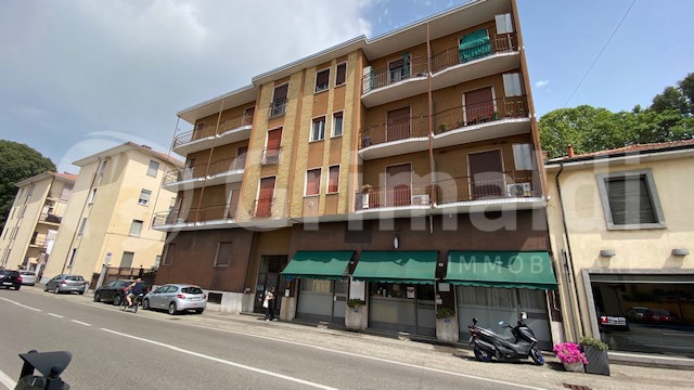 Quadrilocale in vendita a Robecco sul Naviglio