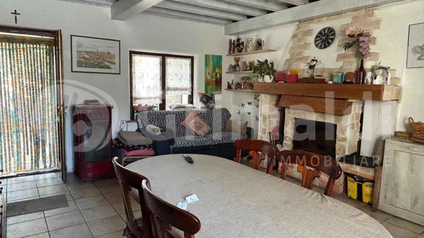 Casa indipendente con giardino a Parona