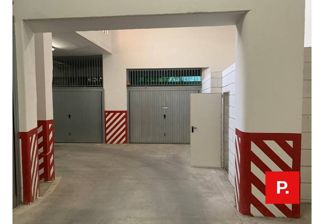 Box/Garage 110mq in vendita, Caserta centro