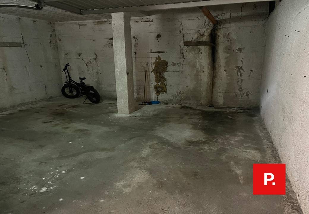 Box/Garage 40mq in vendita a Caserta