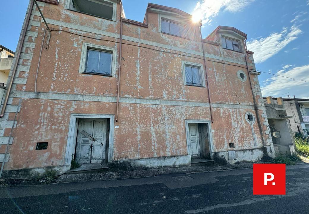 Casa singola in vendita a Castel Morrone