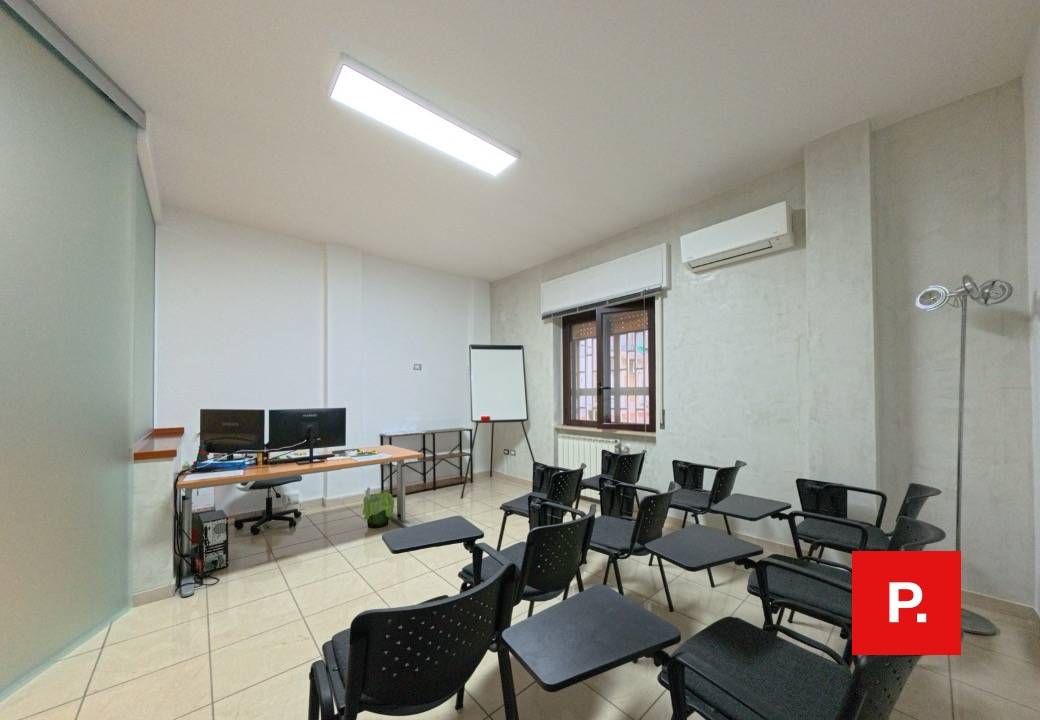 Studio/Ufficio in vendita a Caserta, Centro
