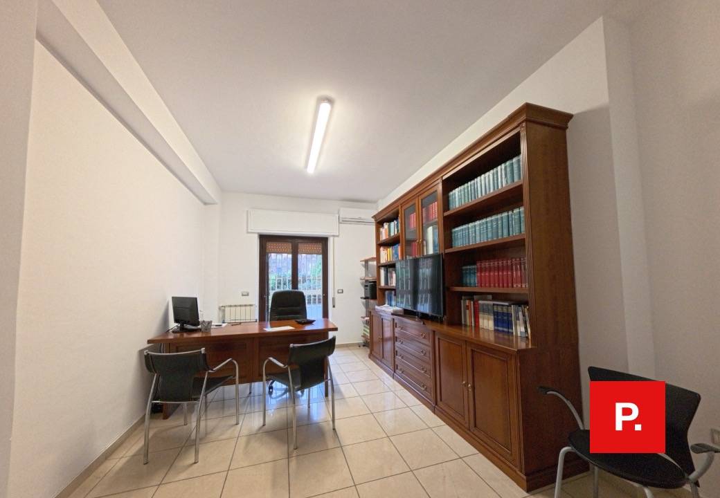 Studio/Ufficio in vendita a Caserta, Centro